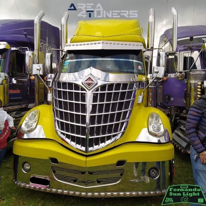 Tractos En Culhuacán
Imagen del reportaje de la revista Tuning Area4tuners.es, de la concentración de coches Tuning del año 2022 en México D.F., México