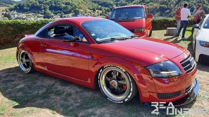 Slammed And Wheels 7th
Imagen del reportaje de la revista Tuning Area4tuners.es, de la concentración de coches Tuning del año 2022 en Chateau De Salles Francia