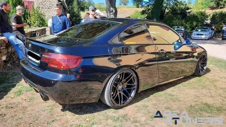 Slammed And Wheels 7th
Imagen del reportaje de la revista Tuning Area4tuners.es, de la concentración de coches Tuning del año 2022 en Chateau De Salles Francia