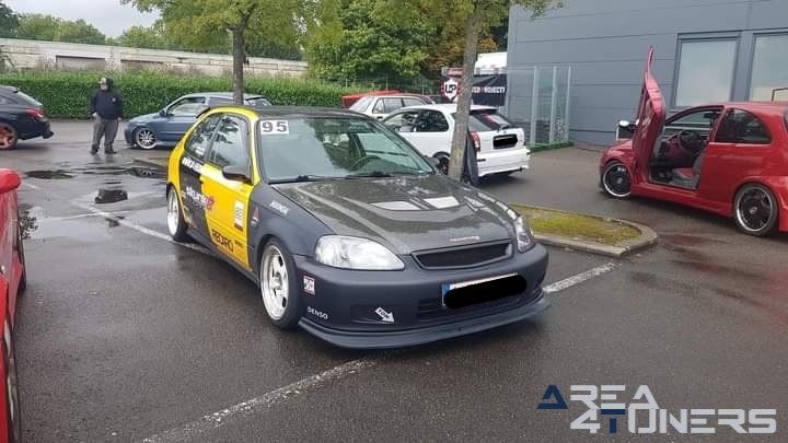 United Projects Car Addiction
Imagen del reportaje de la revista Tuning Area4tuners.es, de la concentración de coches Tuning del año 2022 en Brujas, Bélgica