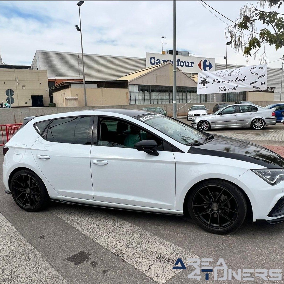 1er Motor Show Vila-Real
Imagen del reportaje de la revista Tuning Area4tuners.es, de la concentración de coches Tuning del año 2022 en Villarreal, Castellón, España