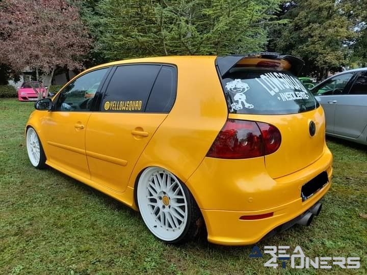 Cristal Car Concept And Suippes
Imagen del reportaje de la revista Tuning Area4tuners.es, de la concentración de coches Tuning del año 2022 en Champagne Ardenne, Francia