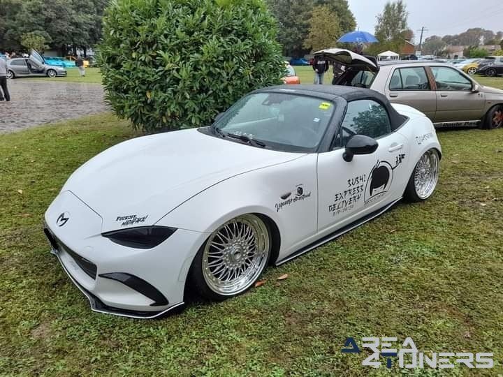 Cristal Car Concept And Suippes
Imagen del reportaje de la revista Tuning Area4tuners.es, de la concentración de coches Tuning del año 2022 en Champagne Ardenne, Francia