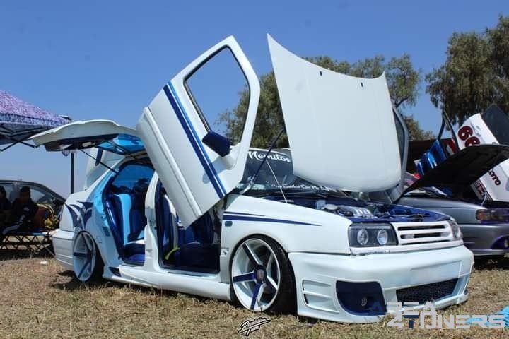 1er Aniversario Team Brothers
Imagen del reportaje de la revista Tuning Area4tuners.es, de la concentración de coches Tuning del año 2022 en Zumbango, México D.F., México