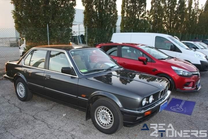 Raduno Statico Vag Club Veneto
Imagen del reportaje de la revista Tuning Area4tuners.es, de la concentración de coches Tuning del año 2022 en Veneto, Italia