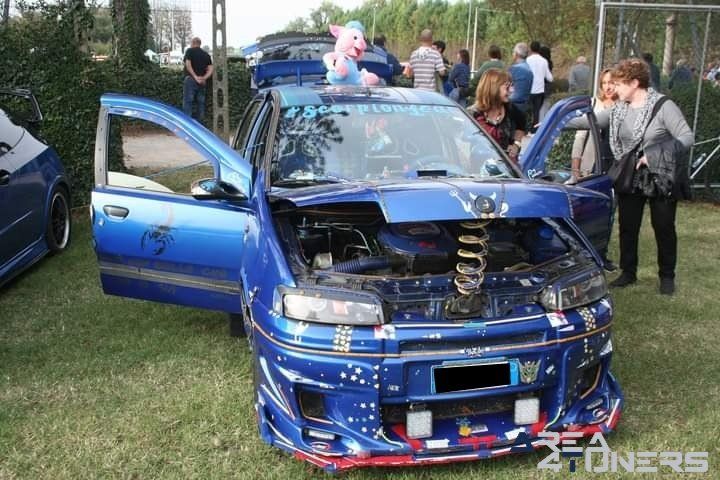 Pezzolo Tuning Day
Imagen del reportaje de la revista Tuning Area4tuners.es, de la concentración de coches Tuning del año 2022 en Pezzolo, Italia