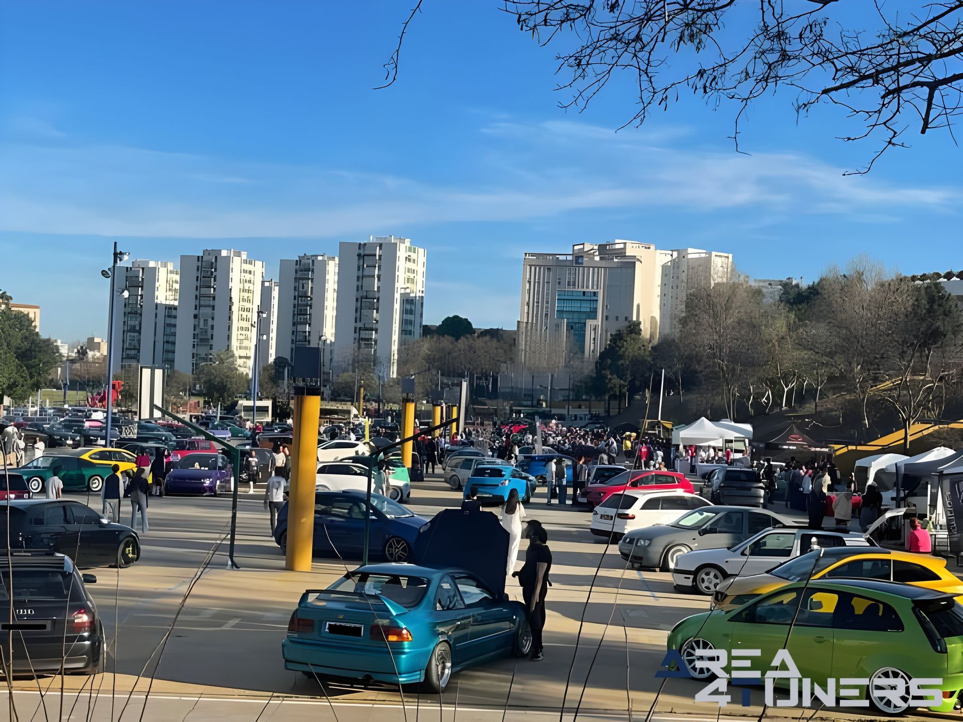 South Style Car Volumén 3
Imagen del reportaje de la revista Tuning Area4tuners.es, de la concentración de coches Tuning del año 2023 en Algeciras, Cádiz, España