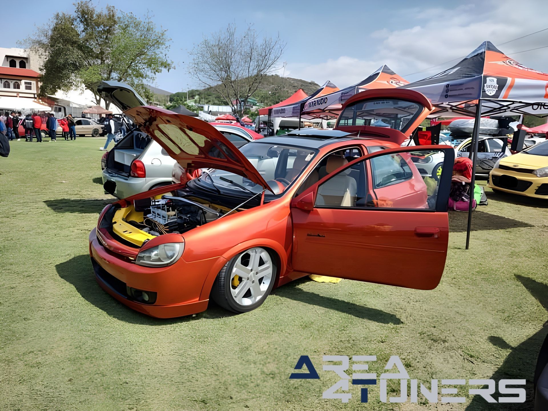 Xixmiquilpan Open Euro
Imagen del reportaje de la revista Tuning Area4tuners.es, de la concentración de coches Tuning del año 2023 en Xixmiquilpan, Hidalgo, México