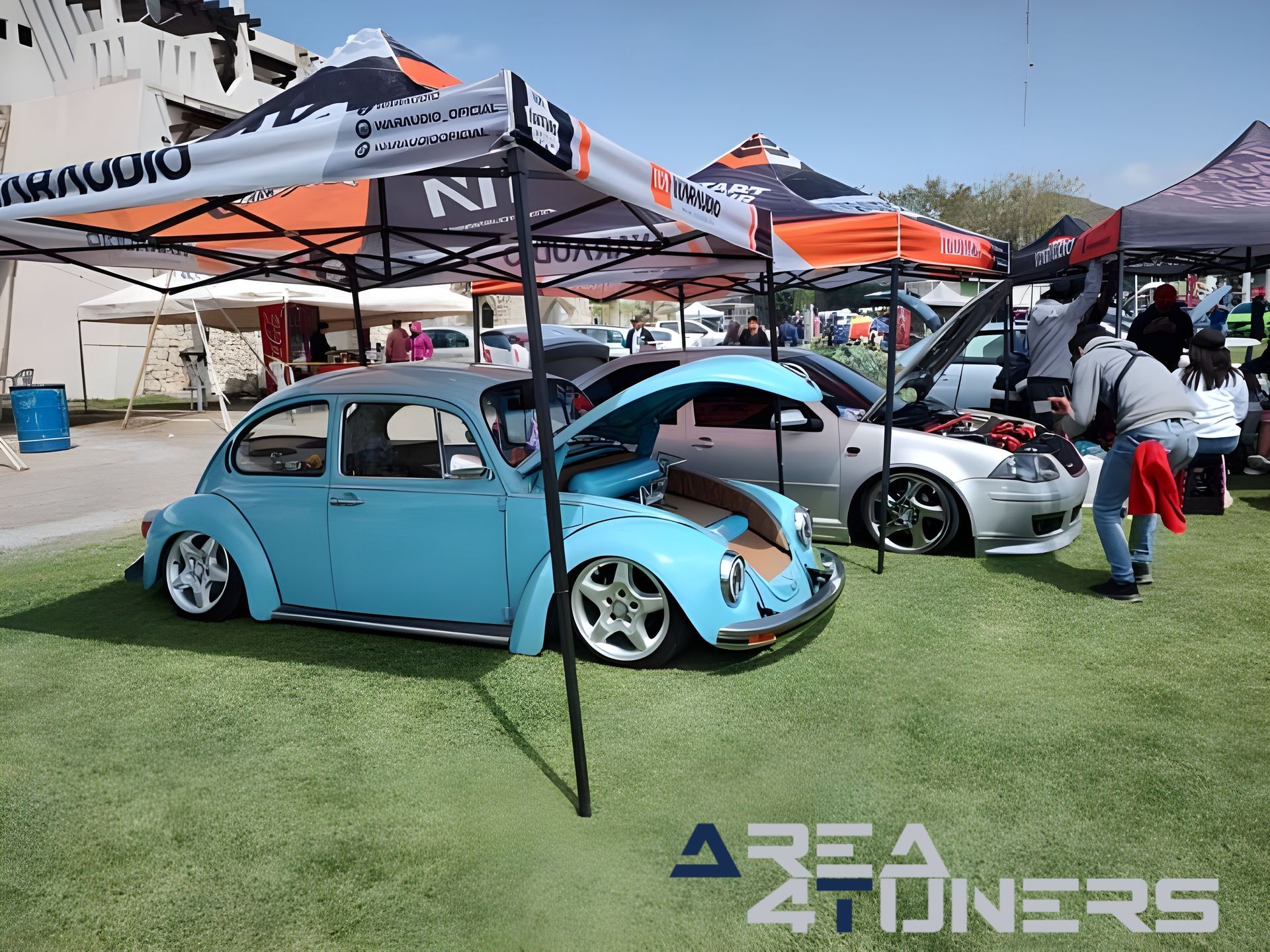 Xixmiquilpan Open Euro
Imagen del reportaje de la revista Tuning Area4tuners.es, de la concentración de coches Tuning del año 2023 en Xixmiquilpan, Hidalgo, México