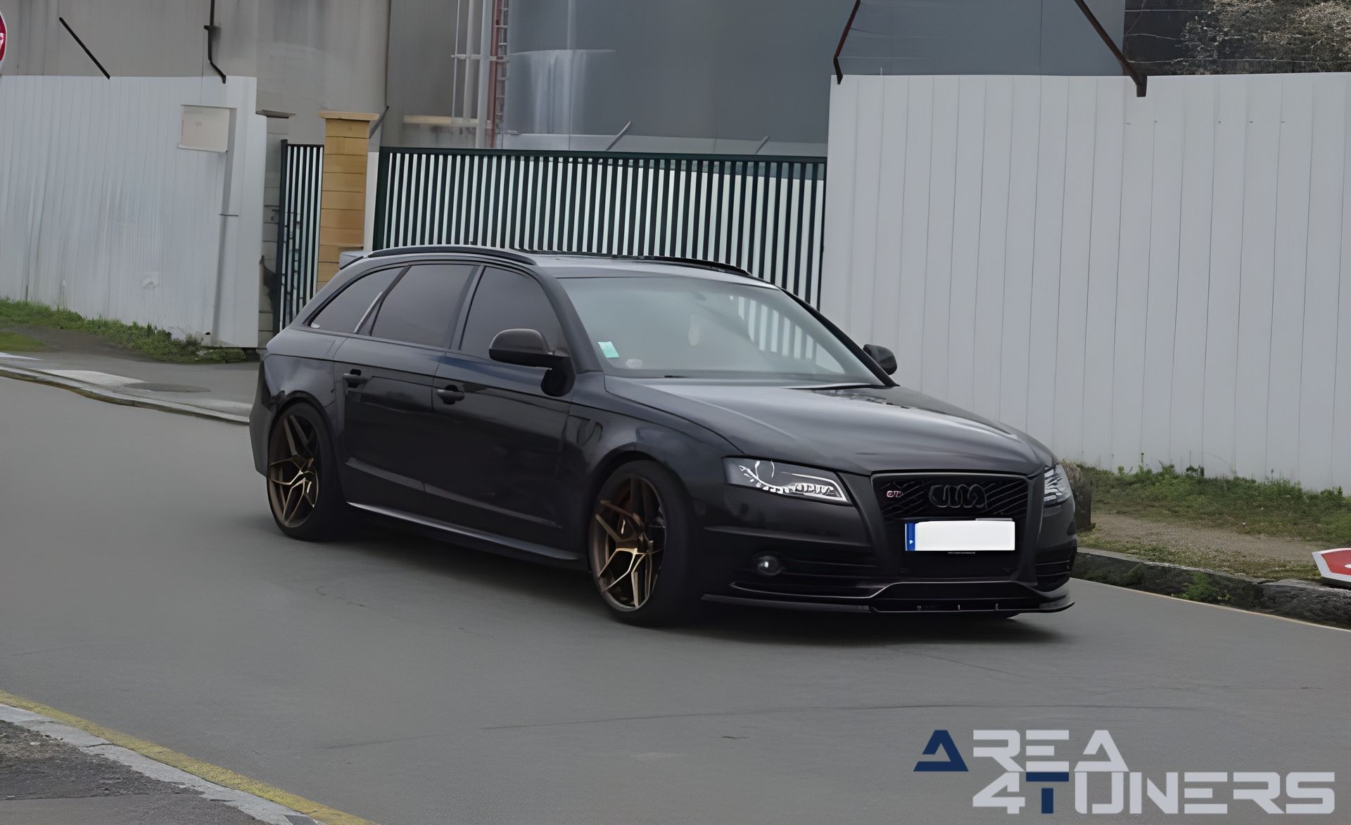 Rasso Club Passion 45
Imagen del reportaje de la revista Tuning Area4tuners.es, de la concentración de coches Tuning del año 2023 en Fleury Les Aubrais, Francia