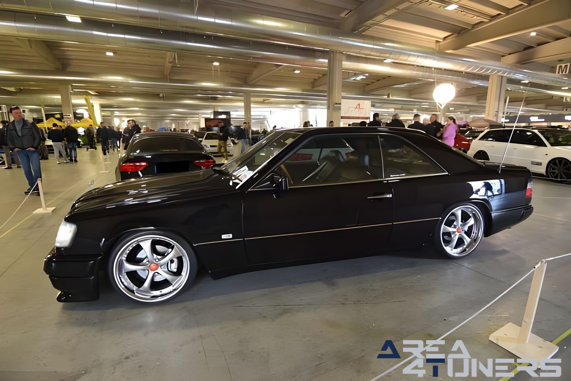 Expo Tuning Torino 2023
Imagen del reportaje de la revista Tuning Area4tuners.es, de la concentración de coches Tuning del año 2023 en Turín, Italia