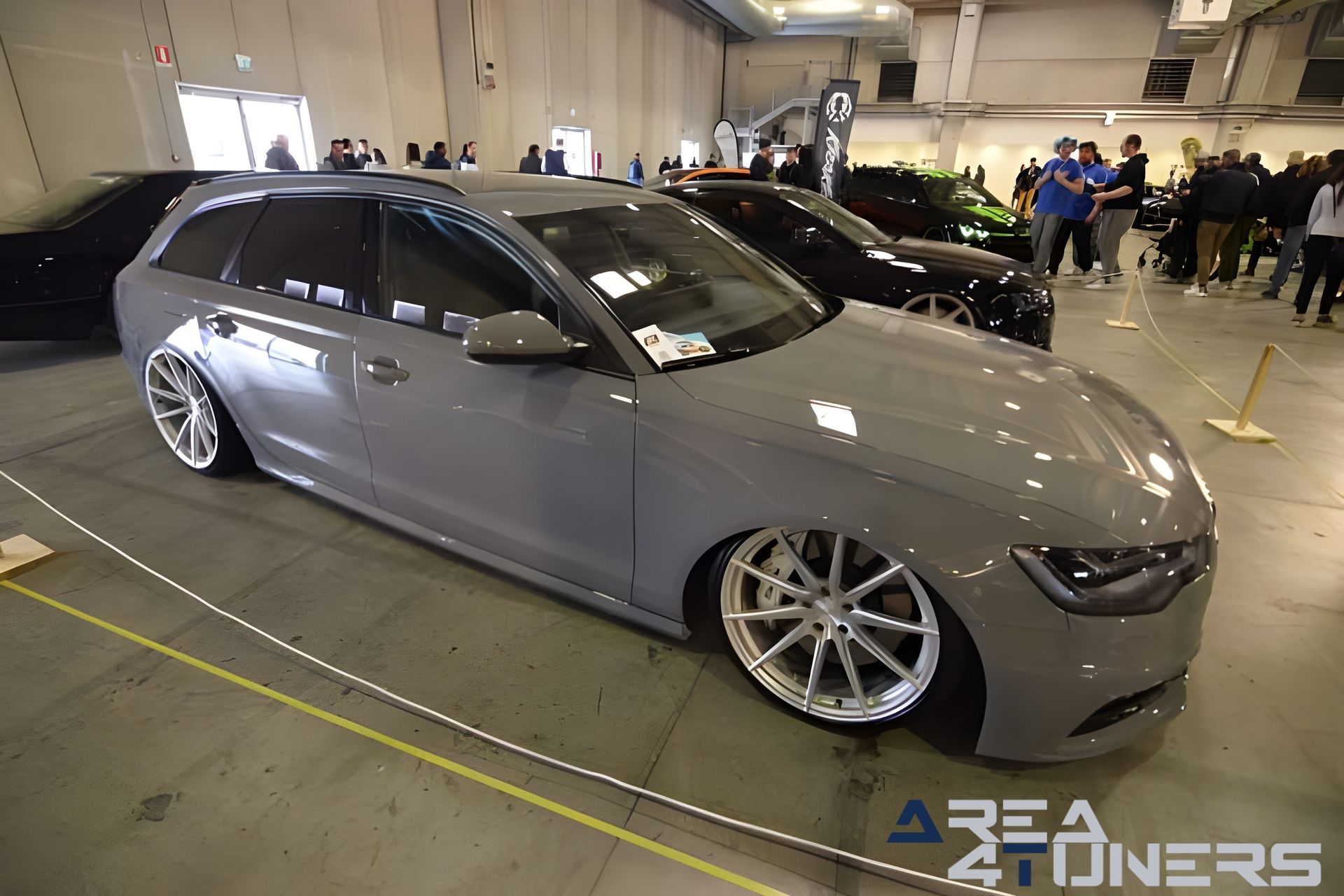 Expo Tuning Torino 2023
Imagen del reportaje de la revista Tuning Area4tuners.es, de la concentración de coches Tuning del año 2023 en Turín, Italia