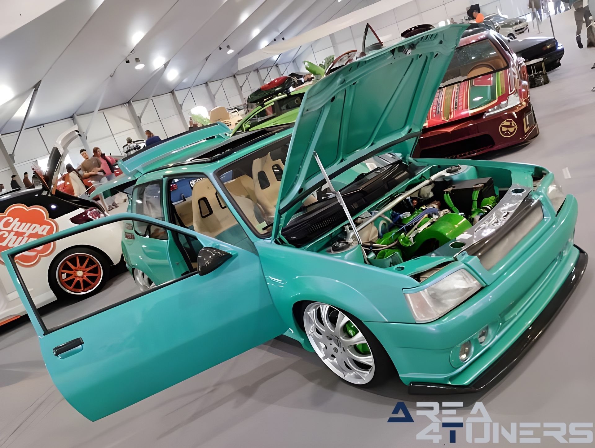 Wanted 2023
Imagen del reportaje de la revista Tuning Area4tuners.es, de la concentración de coches Tuning del año 2023 en Aalter, Bélgica