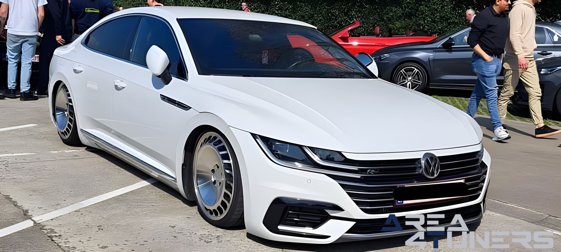 Wanted 2023
Imagen del reportaje de la revista Tuning Area4tuners.es, de la concentración de coches Tuning del año 2023 en Aalter, Bélgica