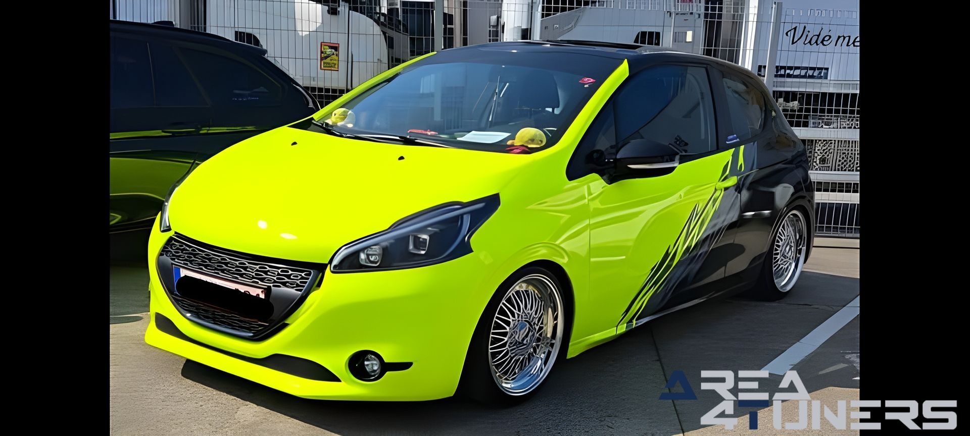 Wanted 2023
Imagen del reportaje de la revista Tuning Area4tuners.es, de la concentración de coches Tuning del año 2023 en Aalter, Bélgica
