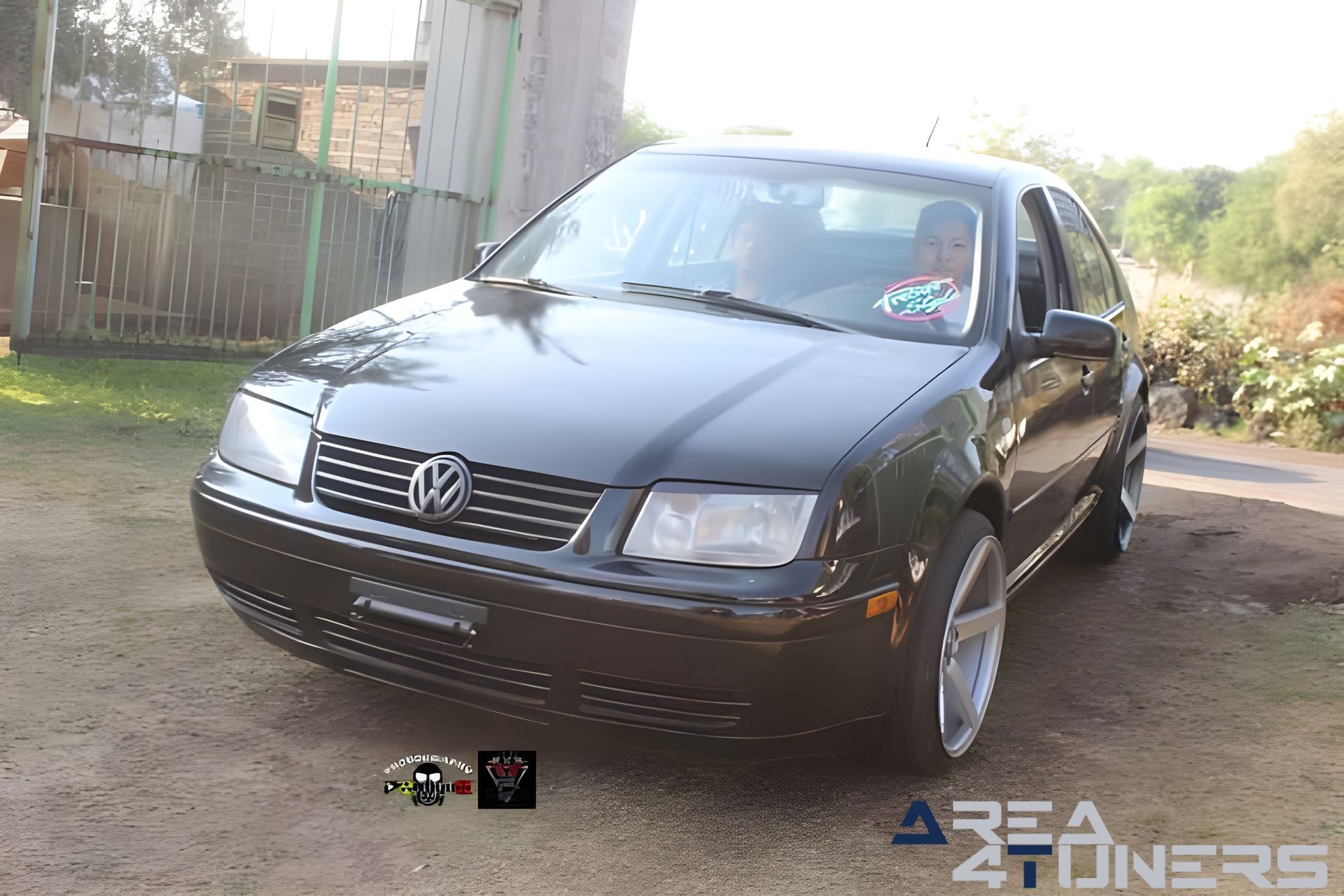 1er Aniversario Fucking Slow King
Imagen del reportaje de la revista Tuning Area4tuners.es, de la concentración de coches Tuning del año 2023 en Milpa Alta, México