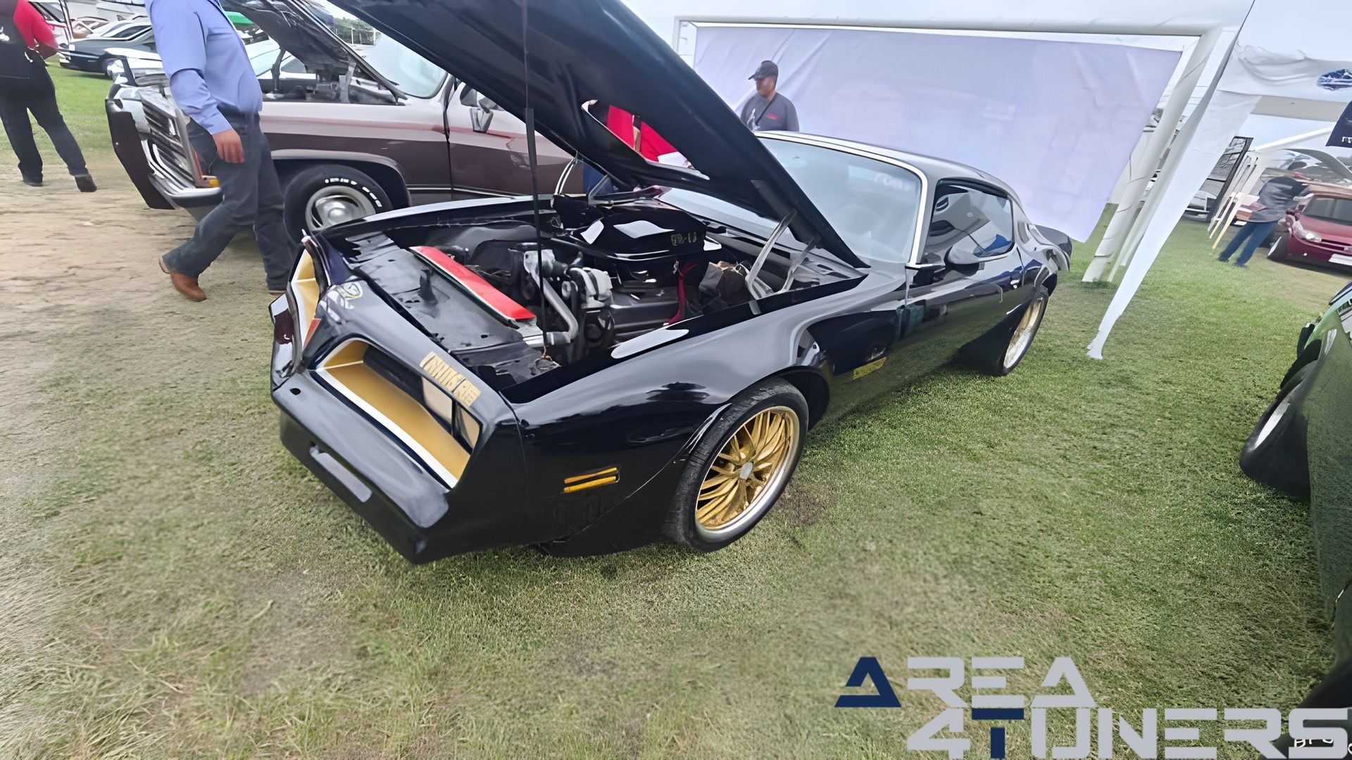 1er Aniversario Fucking Slow King
Imagen del reportaje de la revista Tuning Area4tuners.es, de la concentración de coches Tuning del año 2023 en Milpa Alta, México