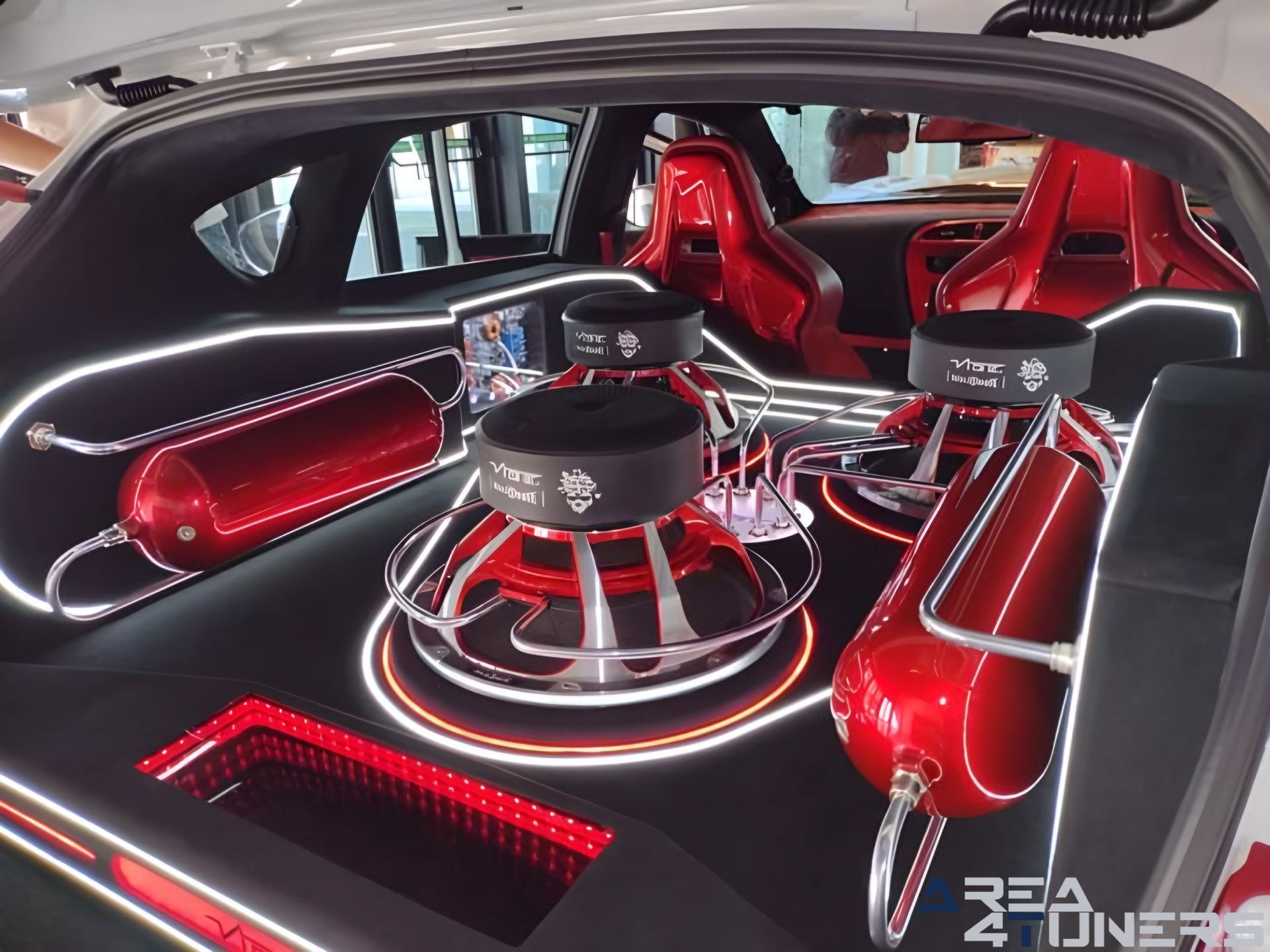 Gr8 International Car Show
Imagen del reportaje de la revista Tuning Area4tuners.es, de la concentración de coches Tuning del año 2023 en Kortrijk, Bélgica