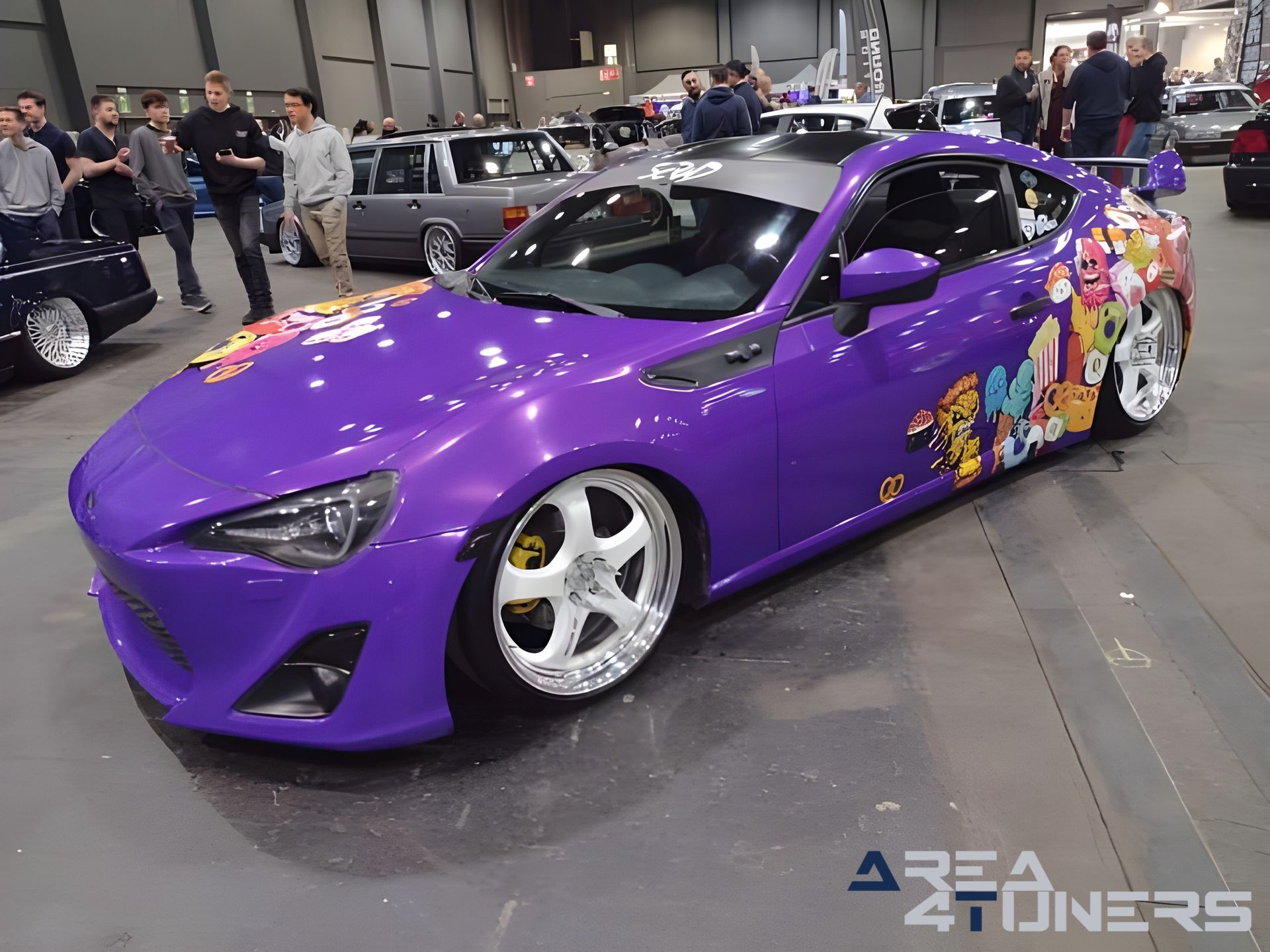 Gr8 International Car Show
Imagen del reportaje de la revista Tuning Area4tuners.es, de la concentración de coches Tuning del año 2023 en Kortrijk, Bélgica