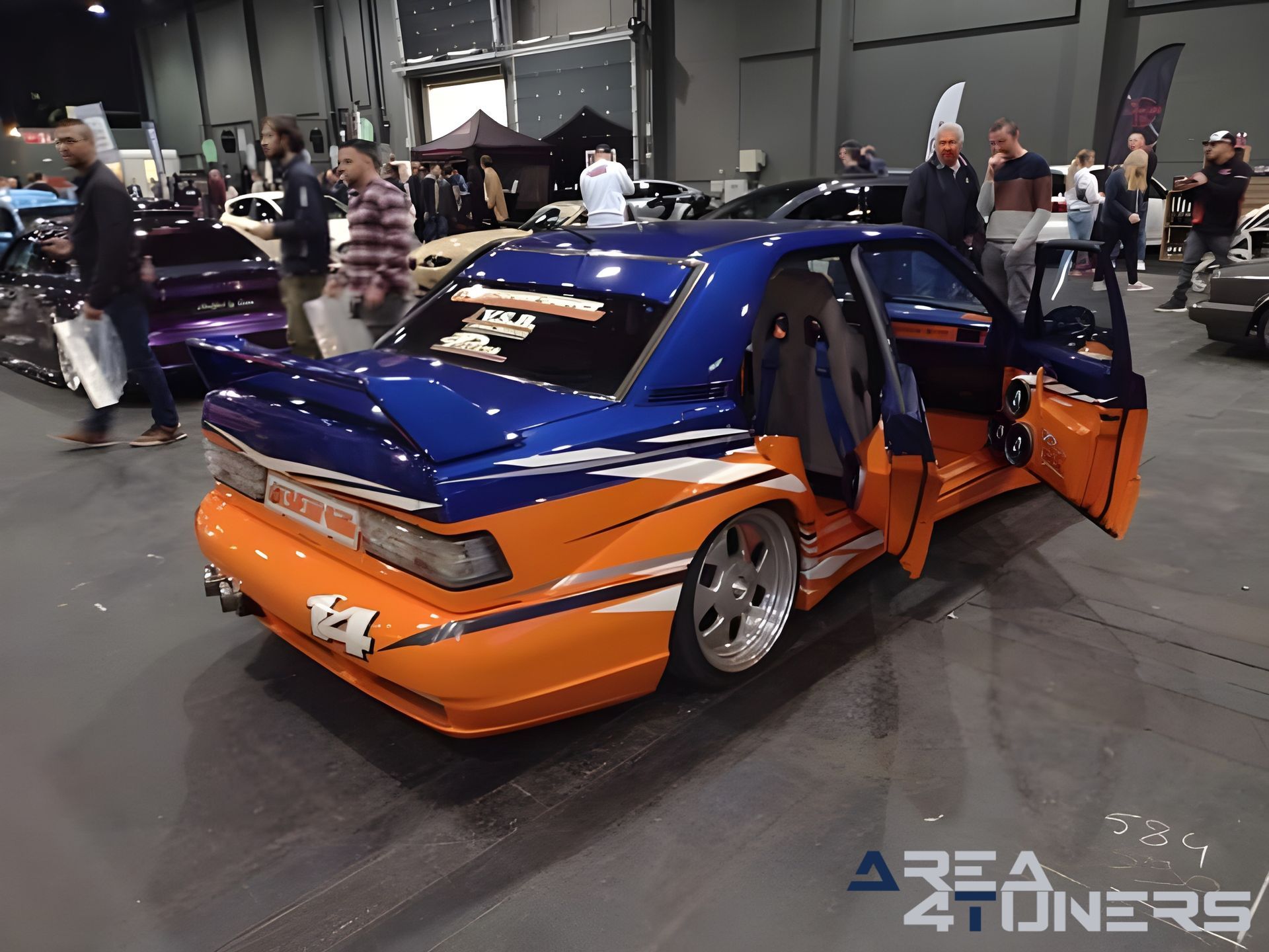 Gr8 International Car Show
Imagen del reportaje de la revista Tuning Area4tuners.es, de la concentración de coches Tuning del año 2023 en Kortrijk, Bélgica