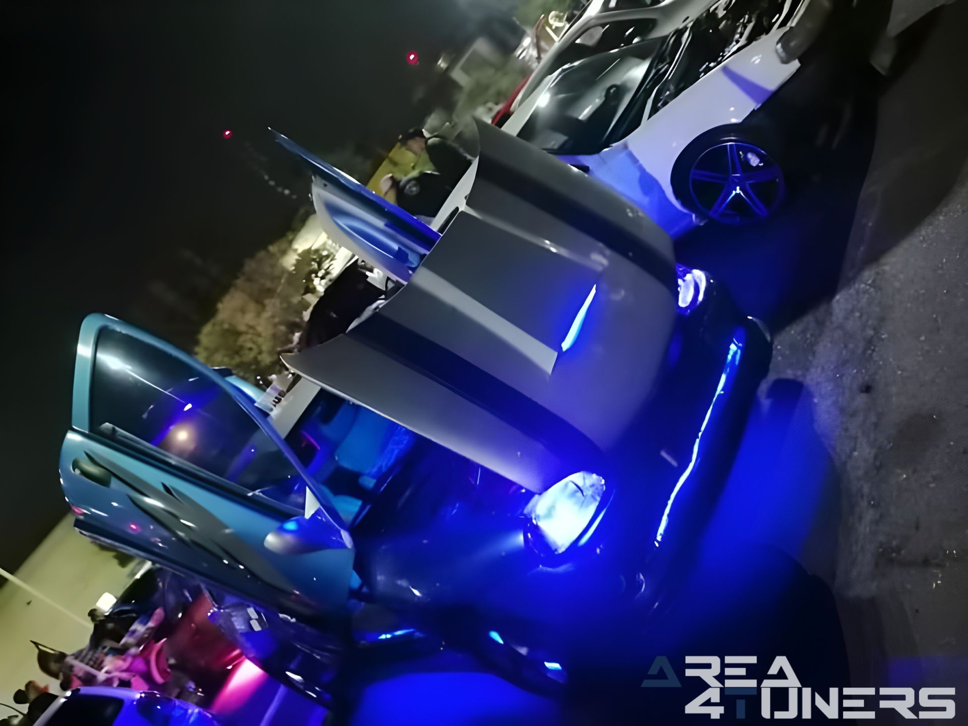 Toxicars Club Fieles Apoyo Nicolás Hernández
Imagen del reportaje de la revista Tuning Area4tuners.es, de la concentración de coches Tuning del año 2023 en Línea, México