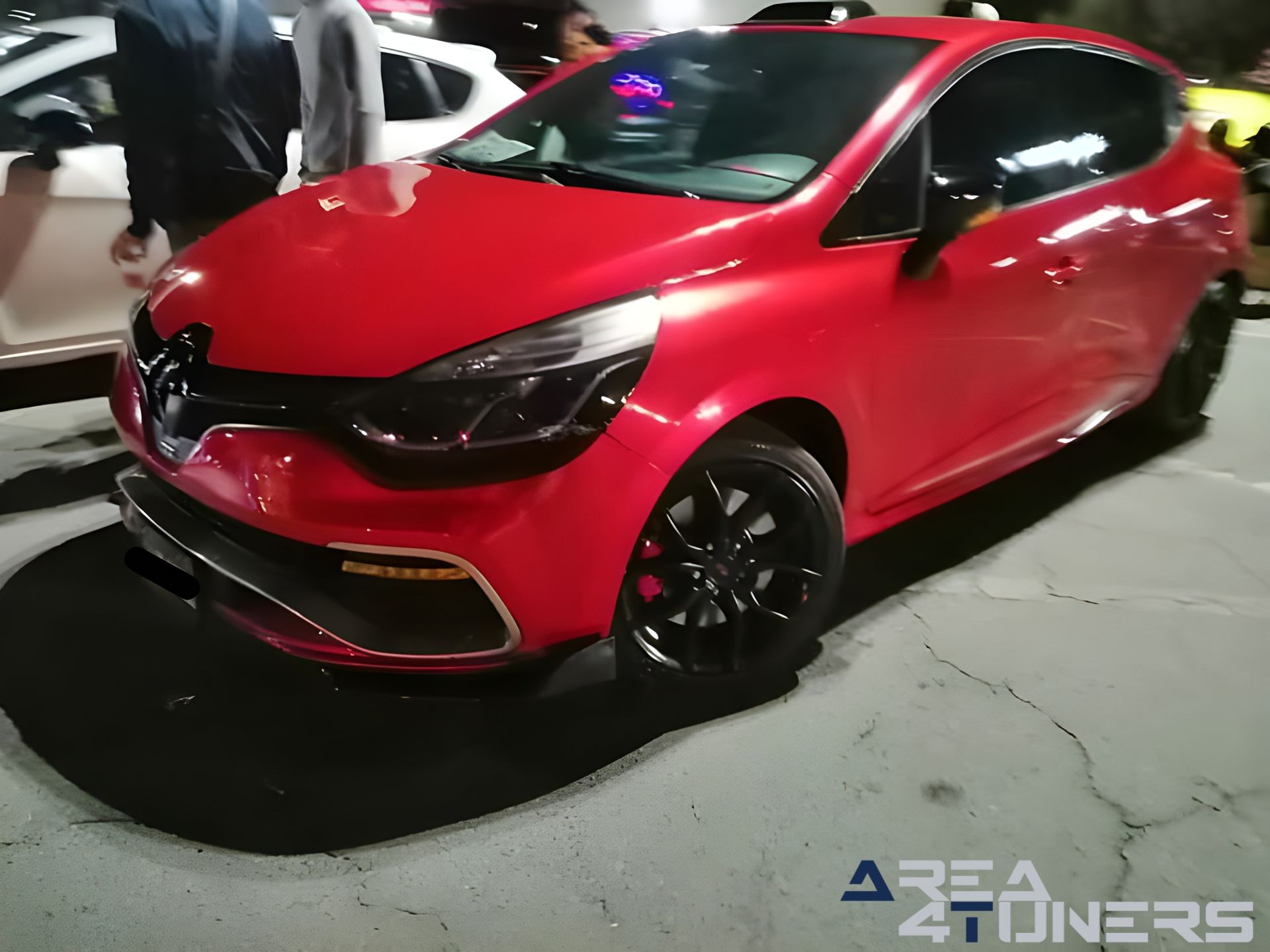 Toxicars Club Fieles Apoyo Nicolás Hernández
Imagen del reportaje de la revista Tuning Area4tuners.es, de la concentración de coches Tuning del año 2023 en Línea, México