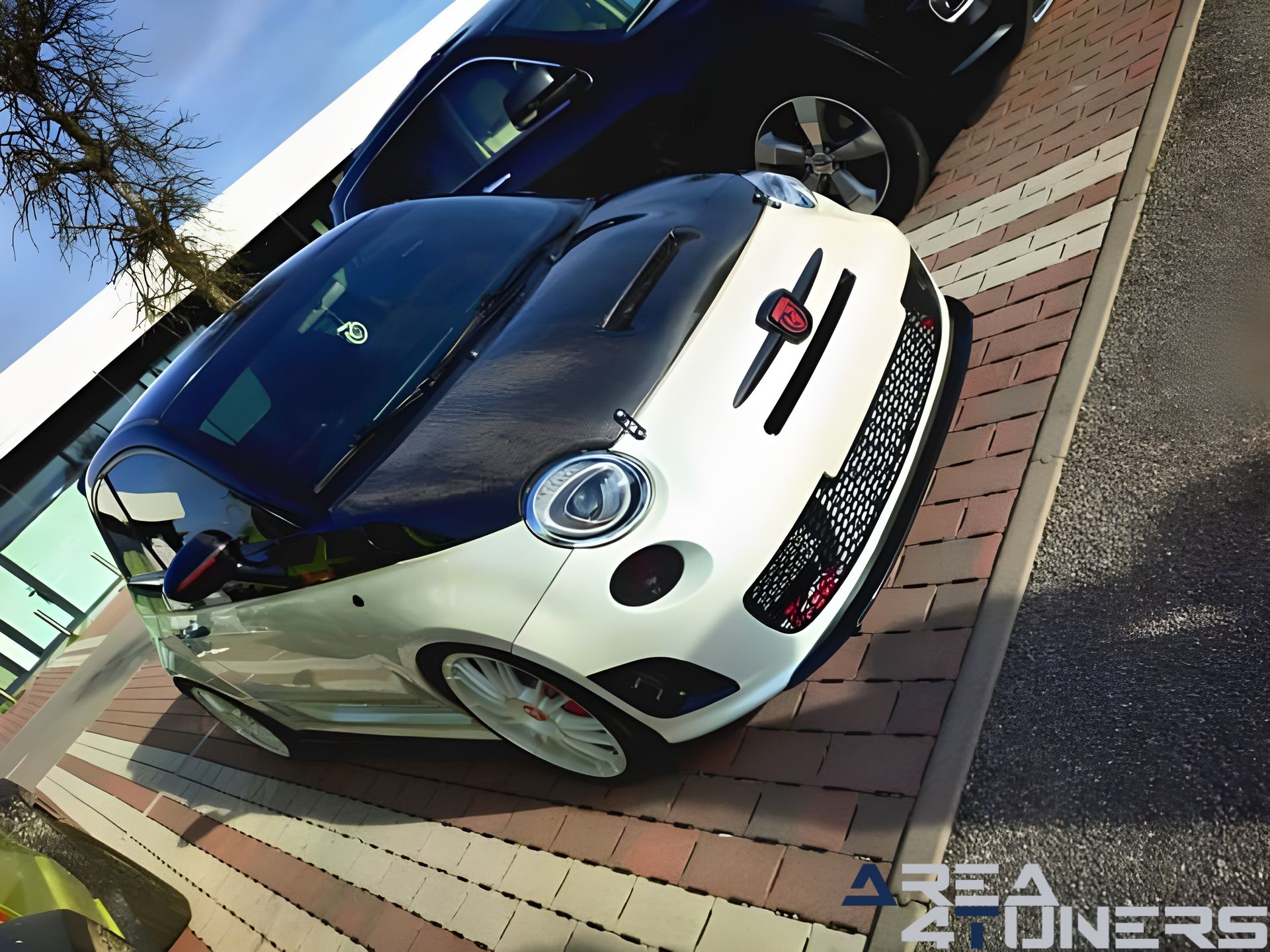 Wurst Beer Car Meeting
Imagen del reportaje de la revista Tuning Area4tuners.es, de la concentración de coches Tuning del año 2023 en Tresigniano, Italia