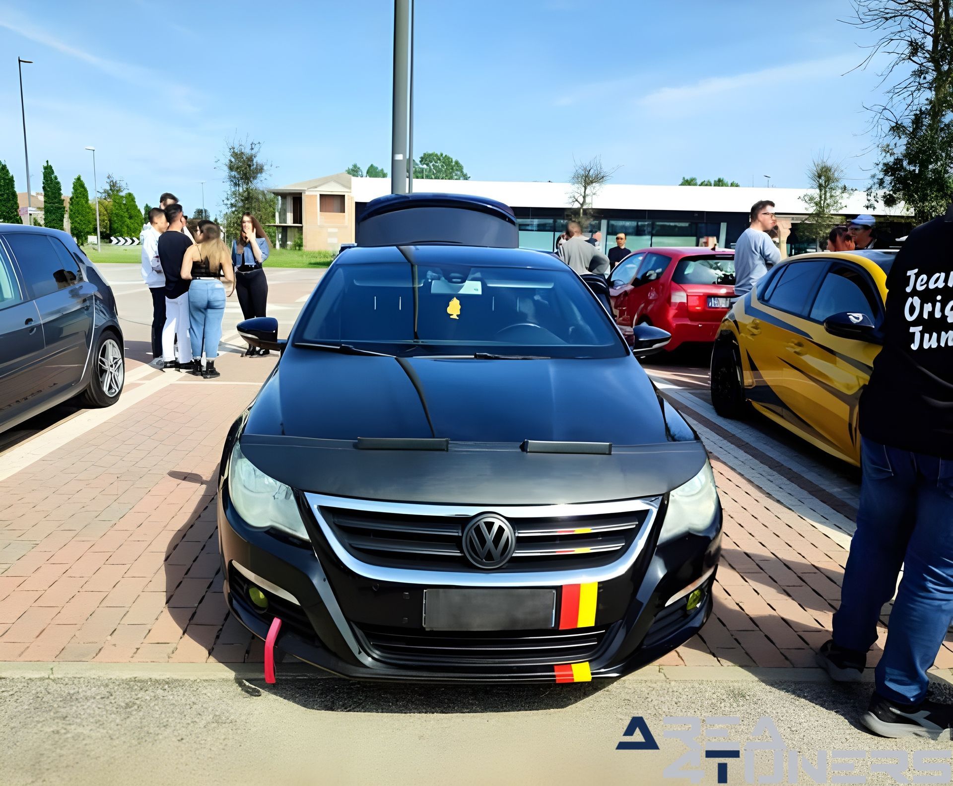 Wurst Beer Car Meeting
Imagen del reportaje de la revista Tuning Area4tuners.es, de la concentración de coches Tuning del año 2023 en Tresigniano, Italia