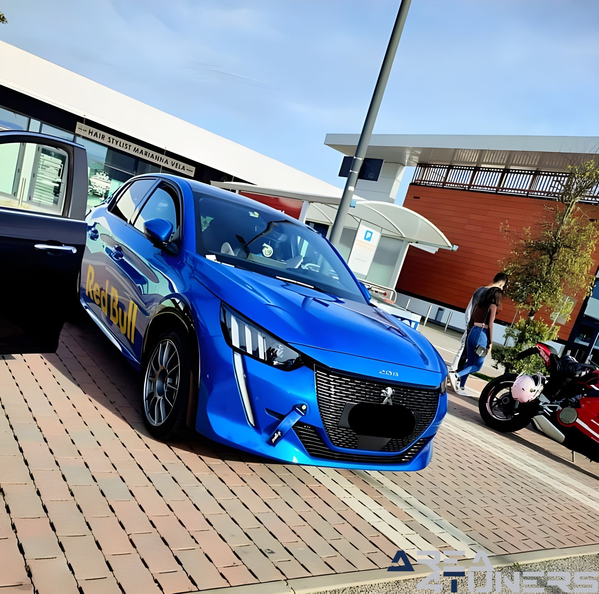 Wurst Beer Car Meeting
Imagen del reportaje de la revista Tuning Area4tuners.es, de la concentración de coches Tuning del año 2023 en Tresigniano, Italia