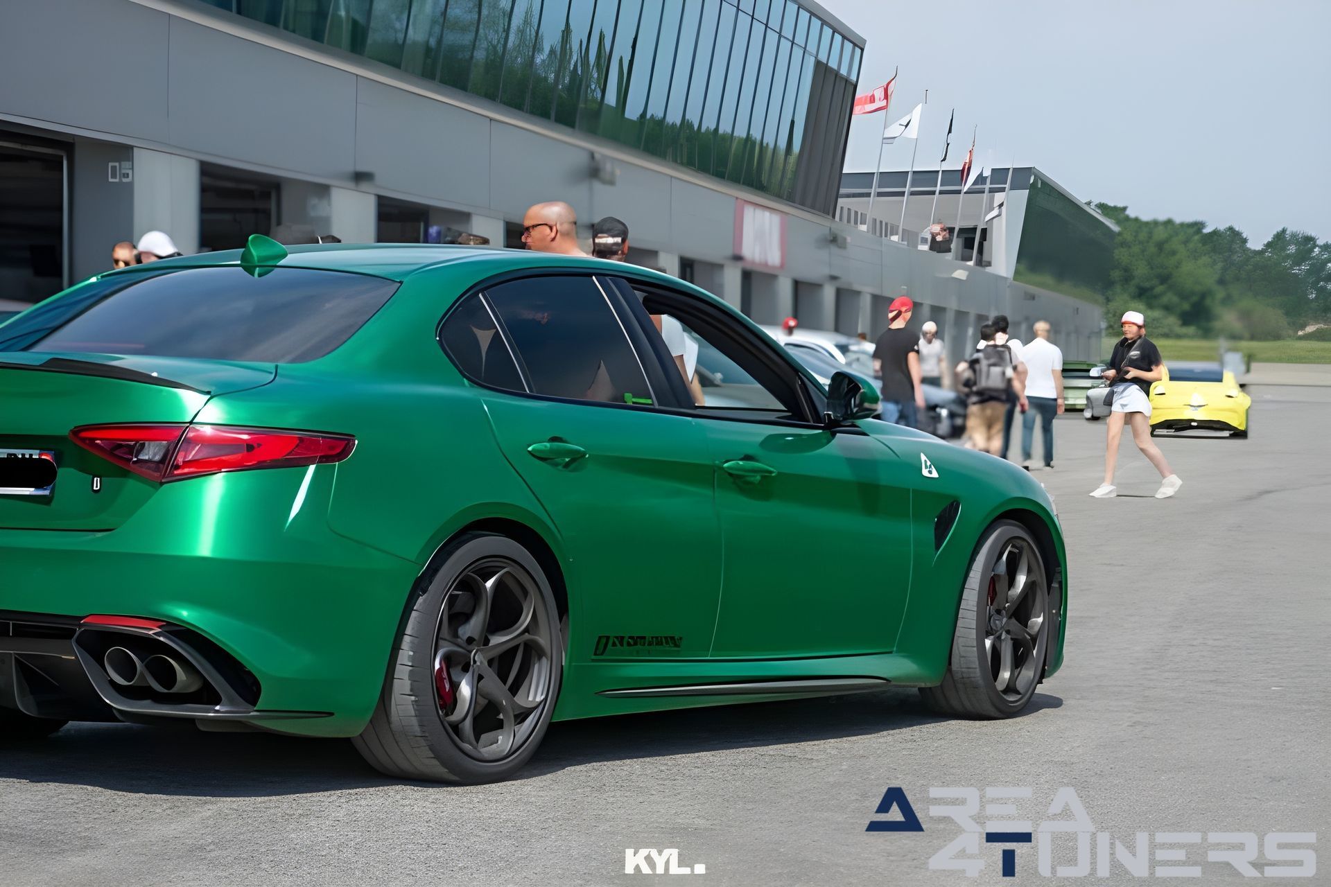 Nogaro Motor Show 2023
Imagen del reportaje de la revista Tuning Area4tuners.es, de la concentración de coches Tuning del año 2023 en Nogaro Francia