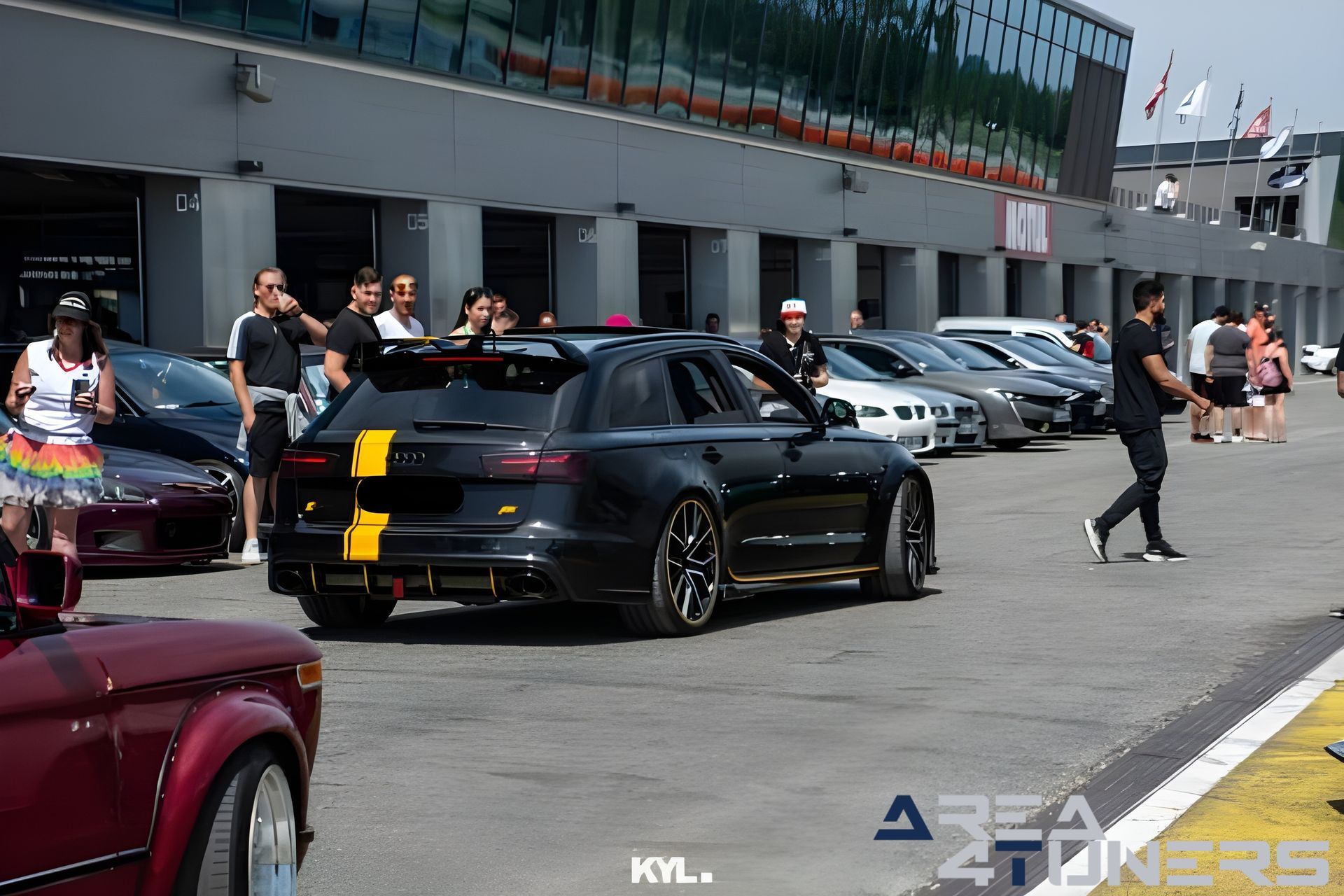 Nogaro Motor Show 2023
Imagen del reportaje de la revista Tuning Area4tuners.es, de la concentración de coches Tuning del año 2023 en Nogaro Francia