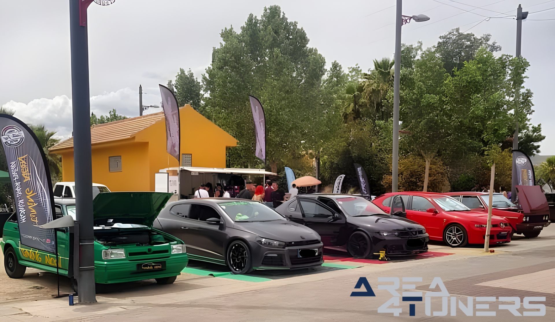 2º South Fest Motor
Imagen del reportaje de la revista Tuning Area4tuners.es, de la concentración de coches Tuning del año 2023 en Huetor Tájar, Granada, España