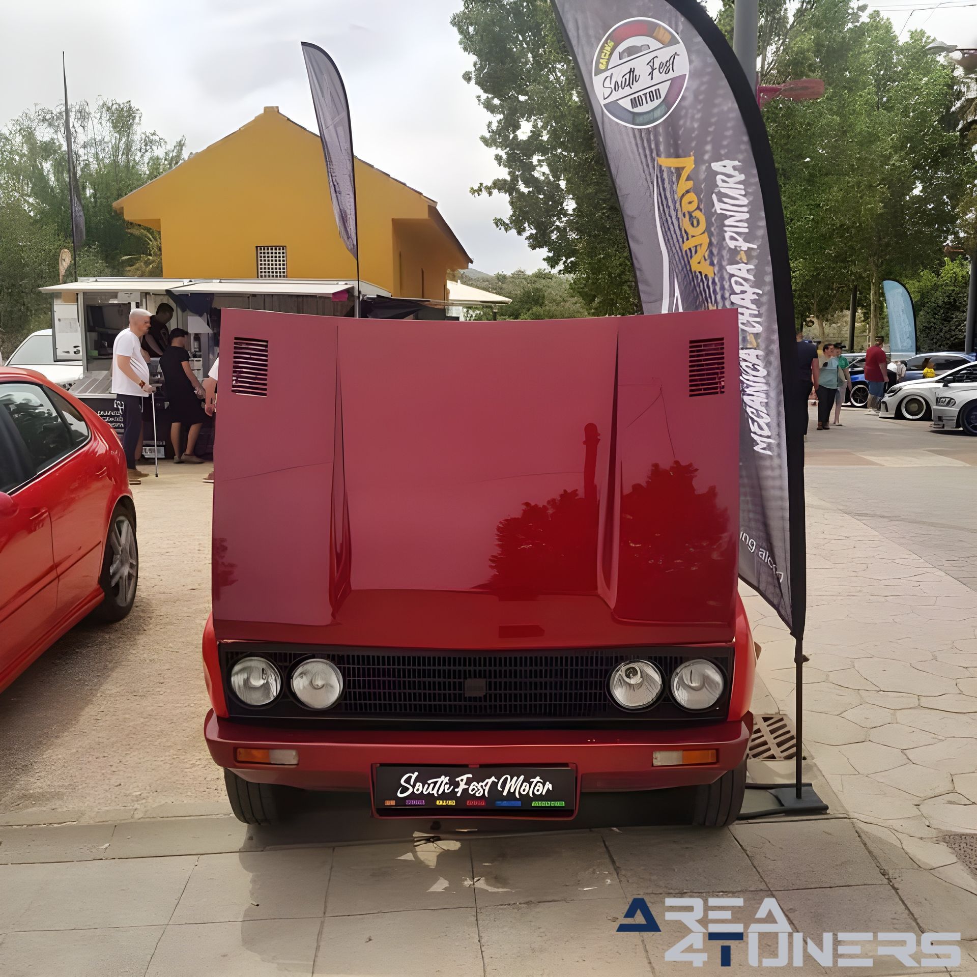 2º South Fest Motor
Imagen del reportaje de la revista Tuning Area4tuners.es, de la concentración de coches Tuning del año 2023 en Huetor Tájar, Granada, España