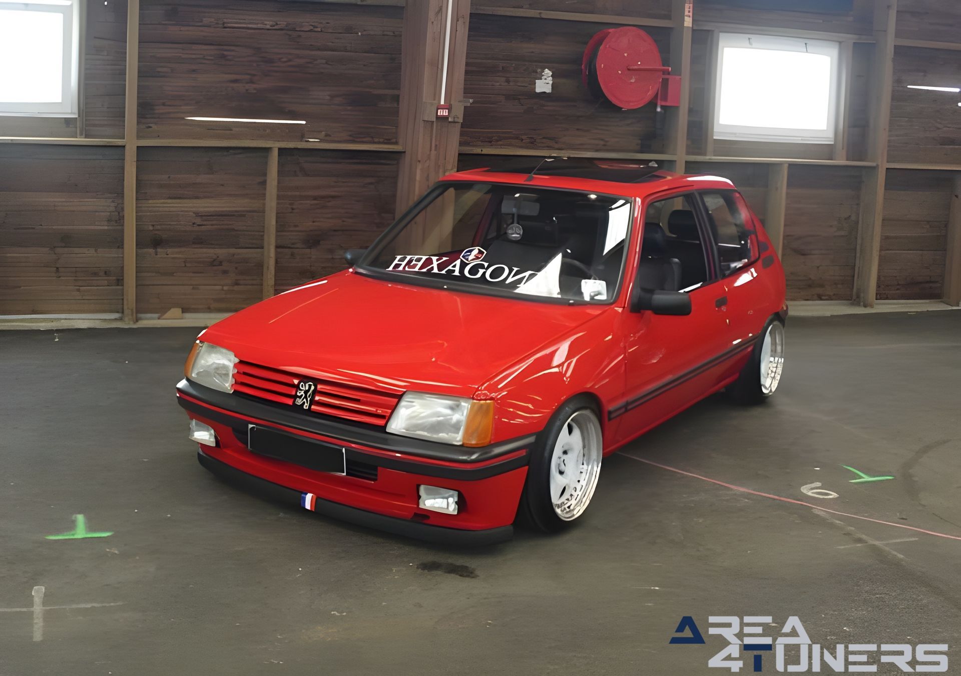 The Show A Multimark Experience
Imagen del reportaje de la revista Tuning Area4tuners.es, de la concentración de coches Tuning del año 2023 en Magny Cours Francia