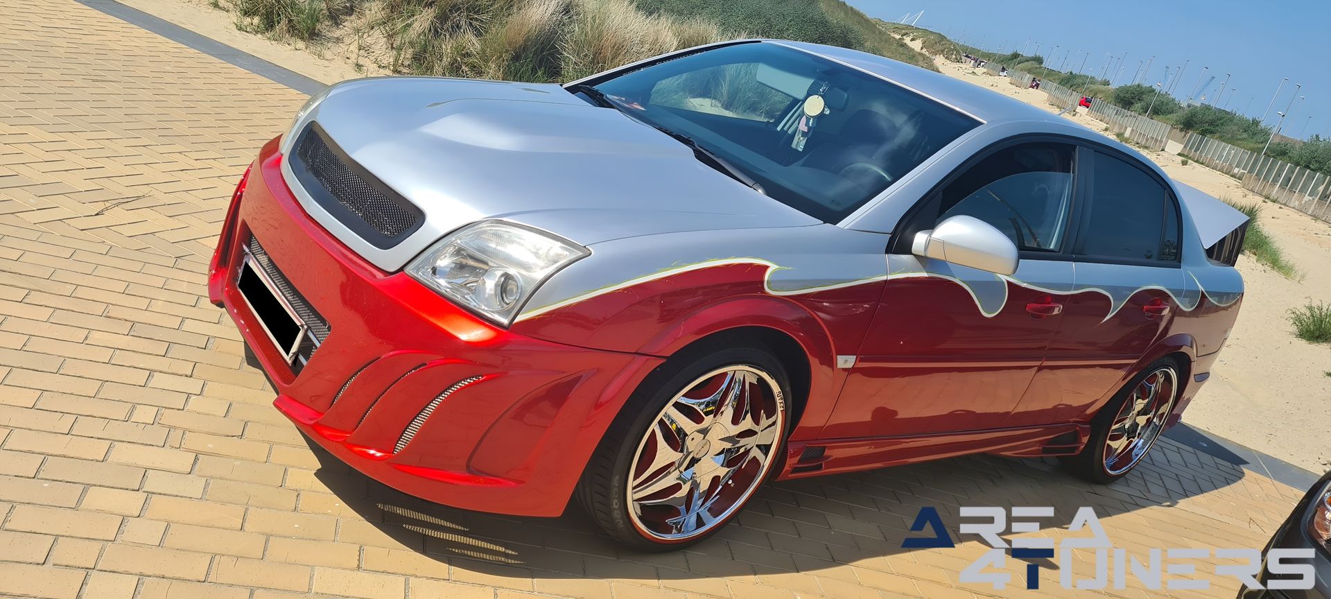 Sea Side Car Show 2023
Imagen del reportaje de la revista Tuning Area4tuners.es, de la concentración de coches Tuning del año 2023 en Zeebrugge, Brujas, Bélgica