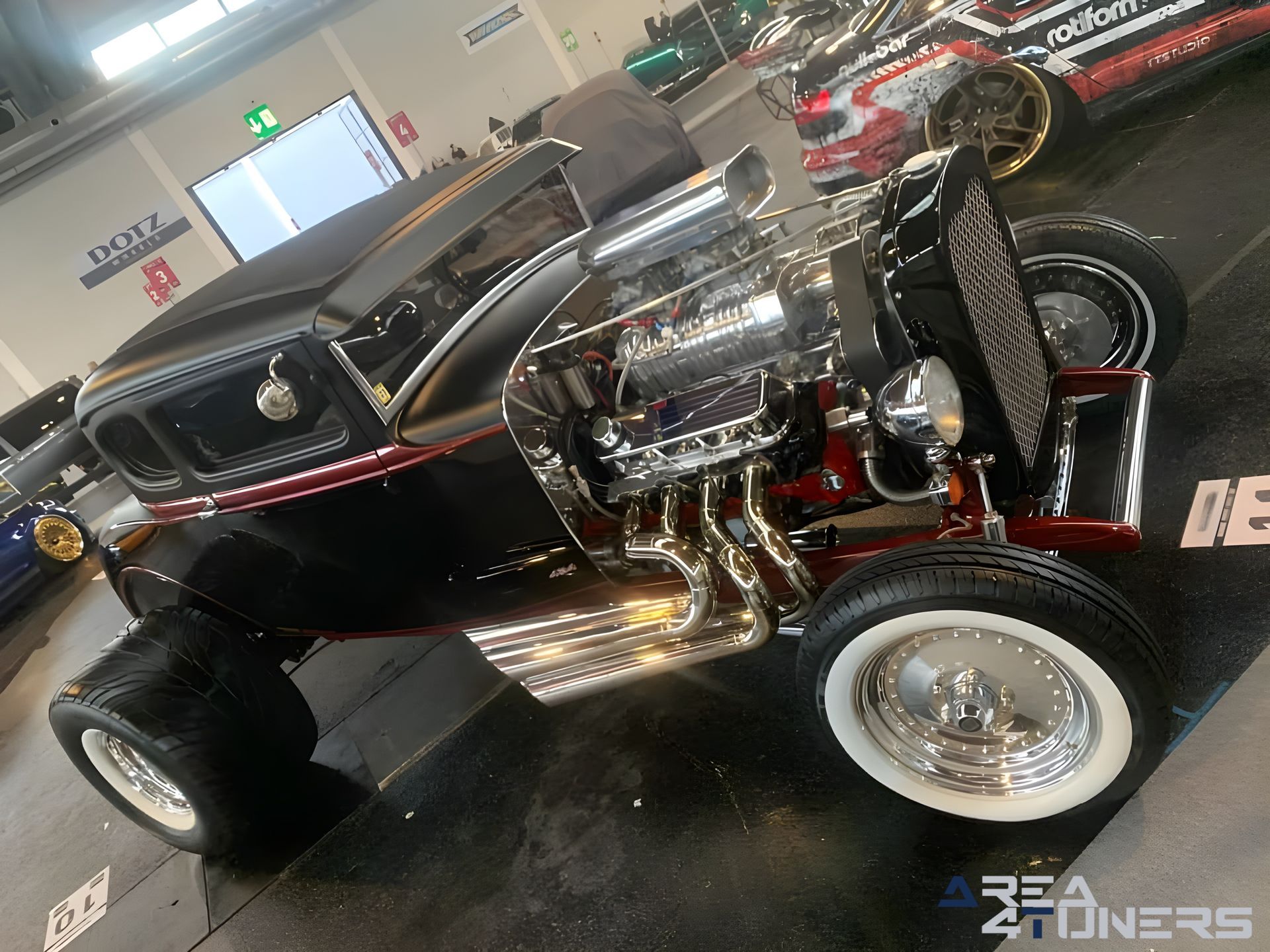 Tuning World Bodensee 2023
Imagen del reportaje de la revista Tuning Area4tuners.es, de la concentración de coches Tuning del año 2023 en Friedrichshafen, Alemania