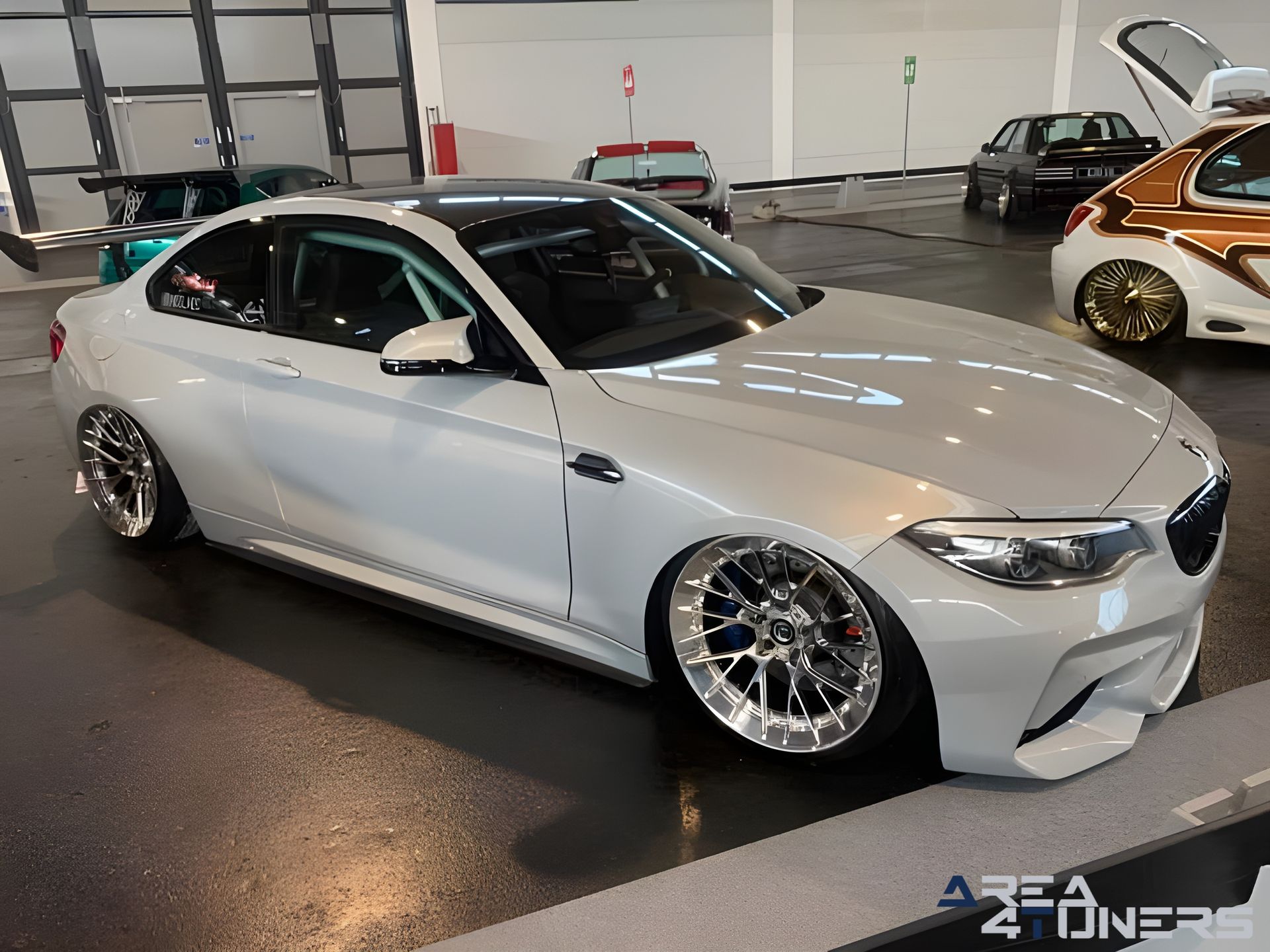 Tuning World Bodensee 2023
Imagen del reportaje de la revista Tuning Area4tuners.es, de la concentración de coches Tuning del año 2023 en Friedrichshafen, Alemania