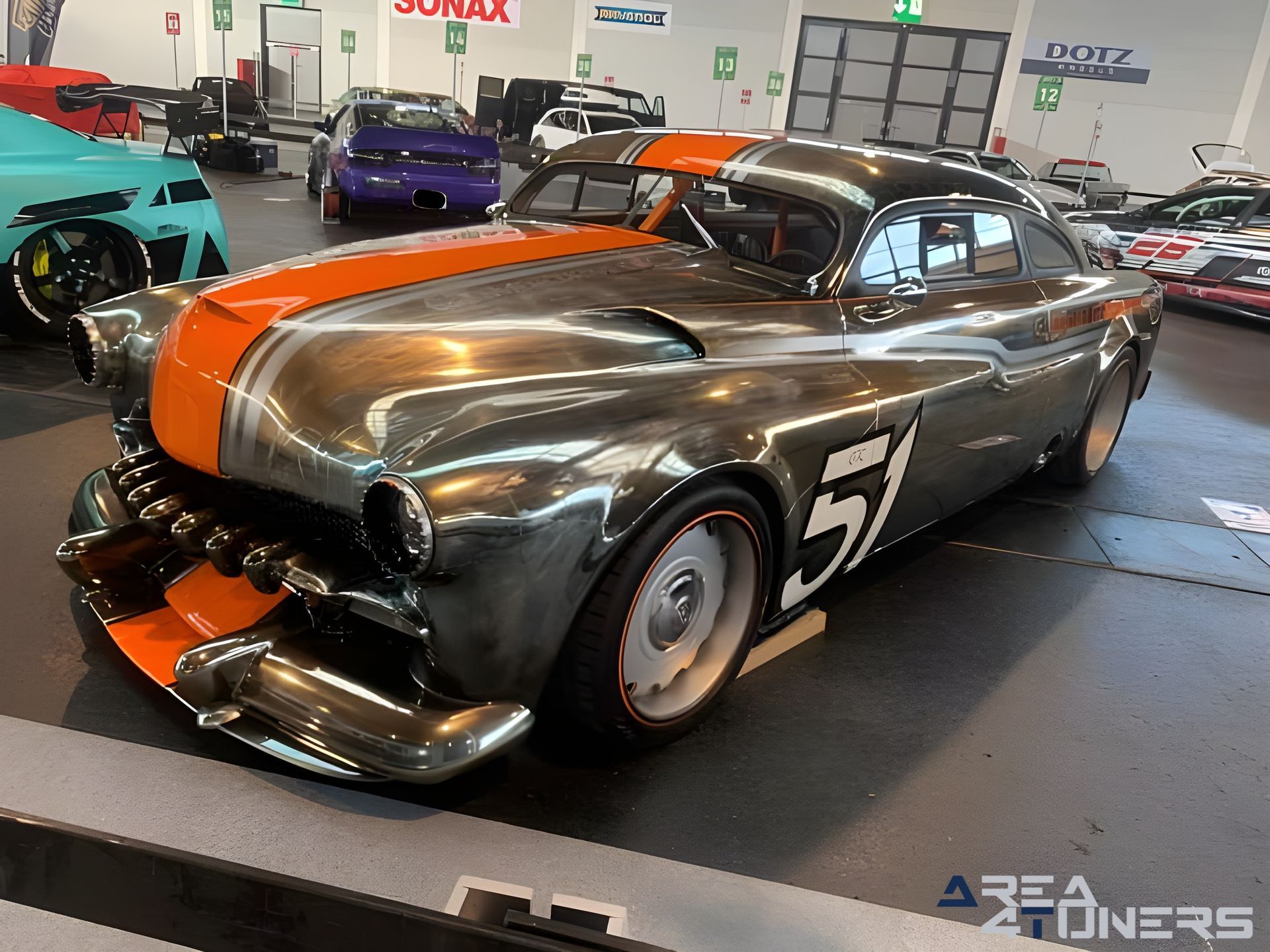 Tuning World Bodensee 2023
Imagen del reportaje de la revista Tuning Area4tuners.es, de la concentración de coches Tuning del año 2023 en Friedrichshafen, Alemania