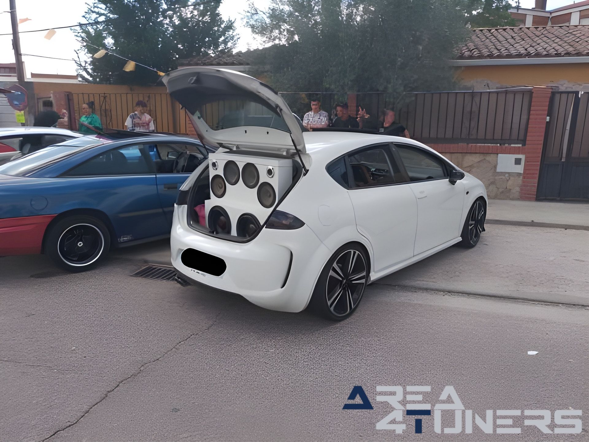 4a KDD Motor Show Puente Romano
Imagen del reportaje de la revista Tuning Area4tuners.es, de la concentración de coches Tuning del año 2023 en Talavera De La Reina, Toledo, España