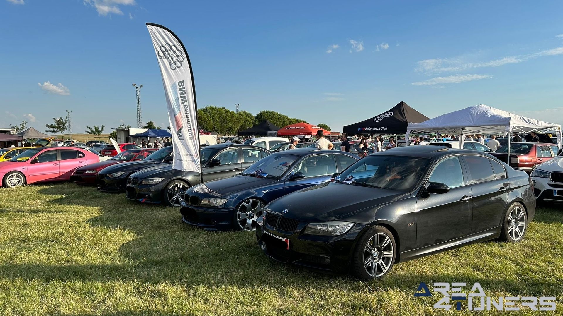 Villoria Motor Show 5º Aniversario
Imagen del reportaje de la revista Tuning Area4tuners.es, de la concentración de coches Tuning del año 2023 en Villoria, Salamanca, España