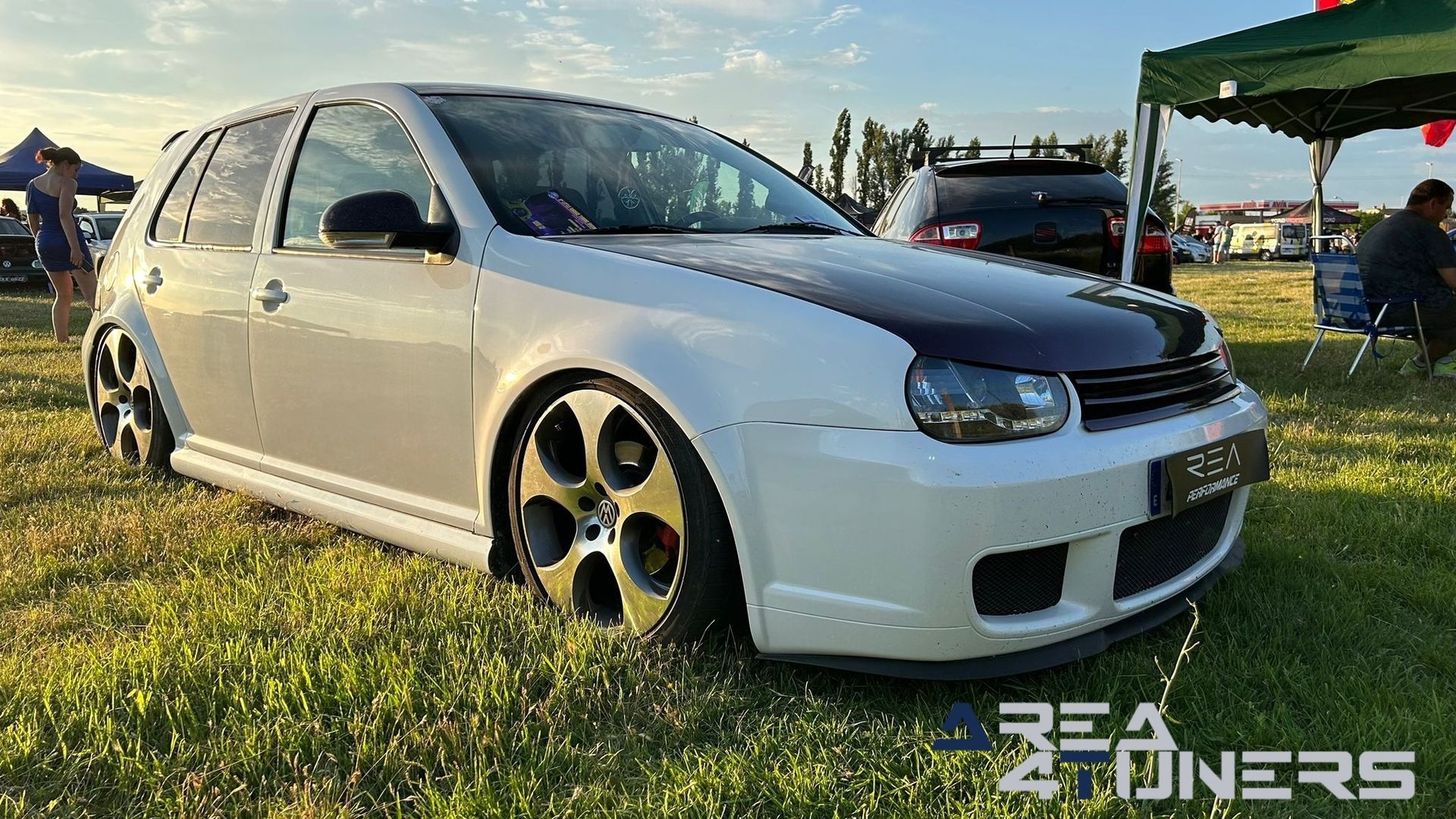 Villoria Motor Show 5º Aniversario
Imagen del reportaje de la revista Tuning Area4tuners.es, de la concentración de coches Tuning del año 2023 en Villoria, Salamanca, España