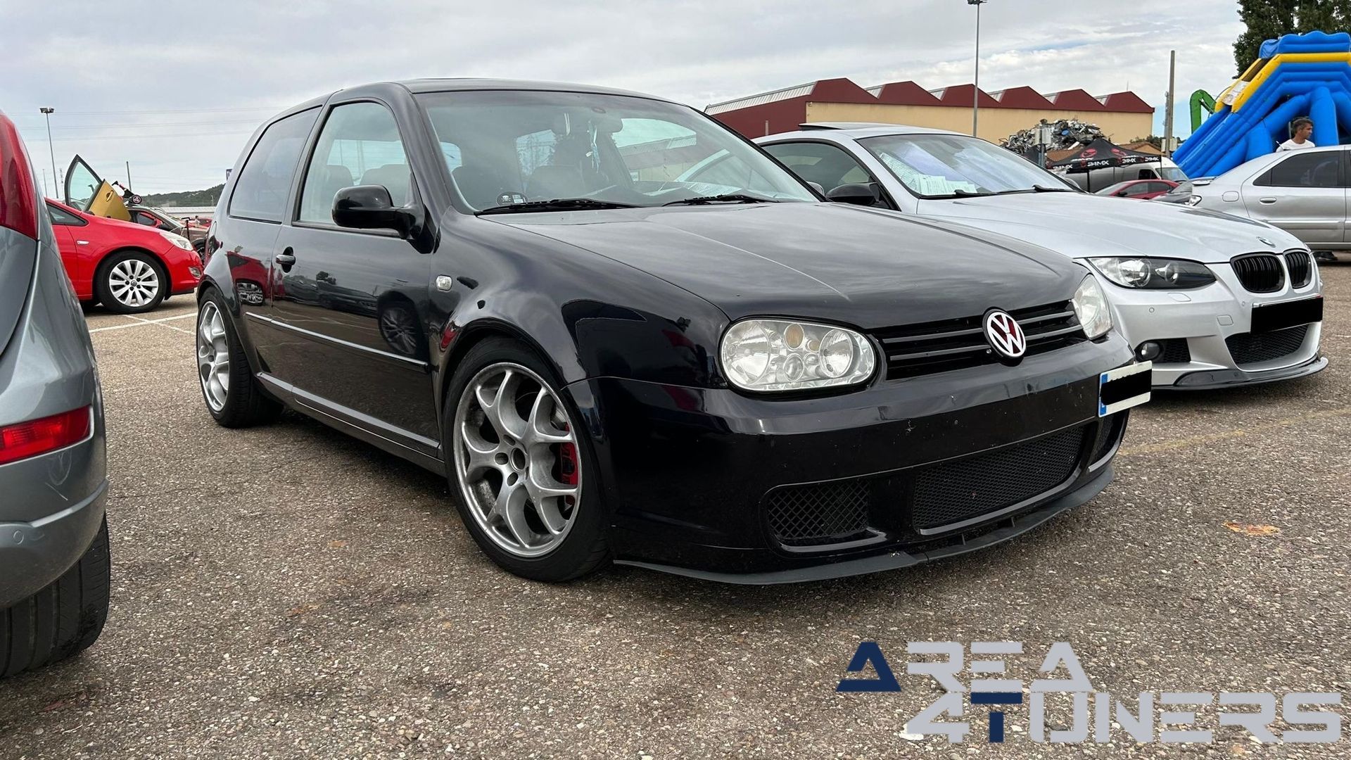 8º Little Garage Tuning Show
Imagen del reportaje de la revista Tuning Area4tuners.es, de la concentración de coches Tuning del año 2023 en Palencia, España