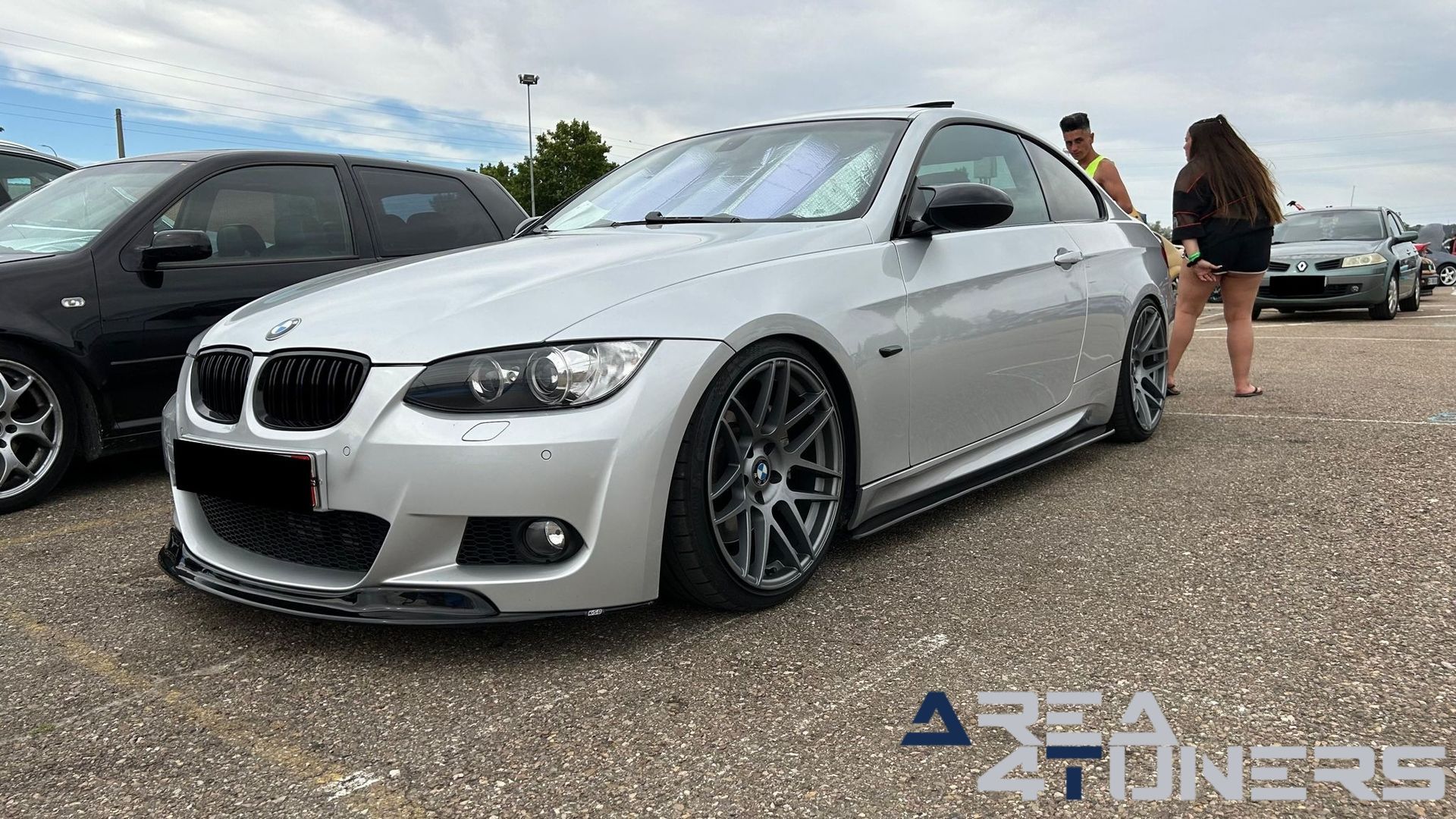 8º Little Garage Tuning Show
Imagen del reportaje de la revista Tuning Area4tuners.es, de la concentración de coches Tuning del año 2023 en Palencia, España