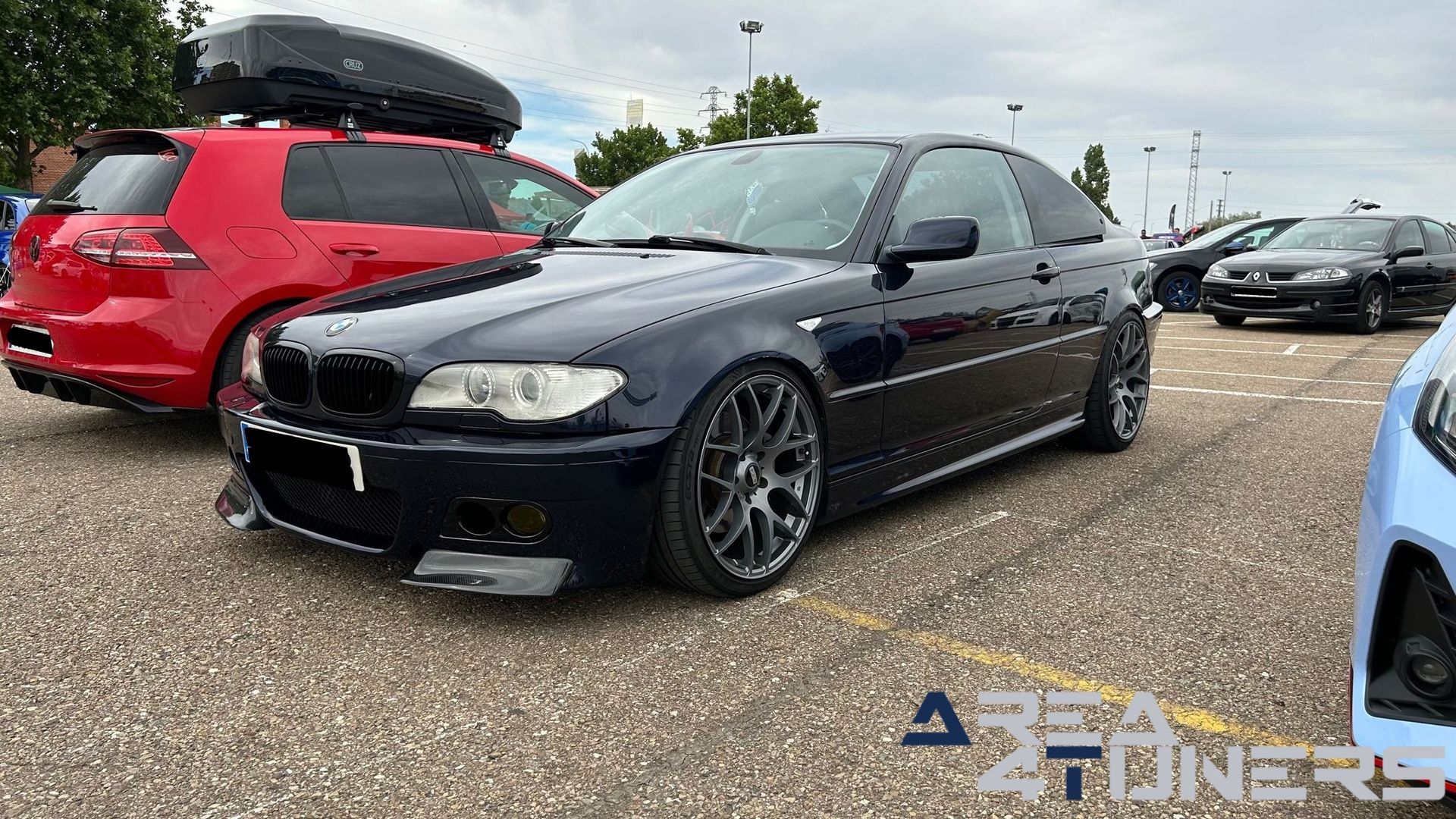 8º Little Garage Tuning Show
Imagen del reportaje de la revista Tuning Area4tuners.es, de la concentración de coches Tuning del año 2023 en Palencia, España