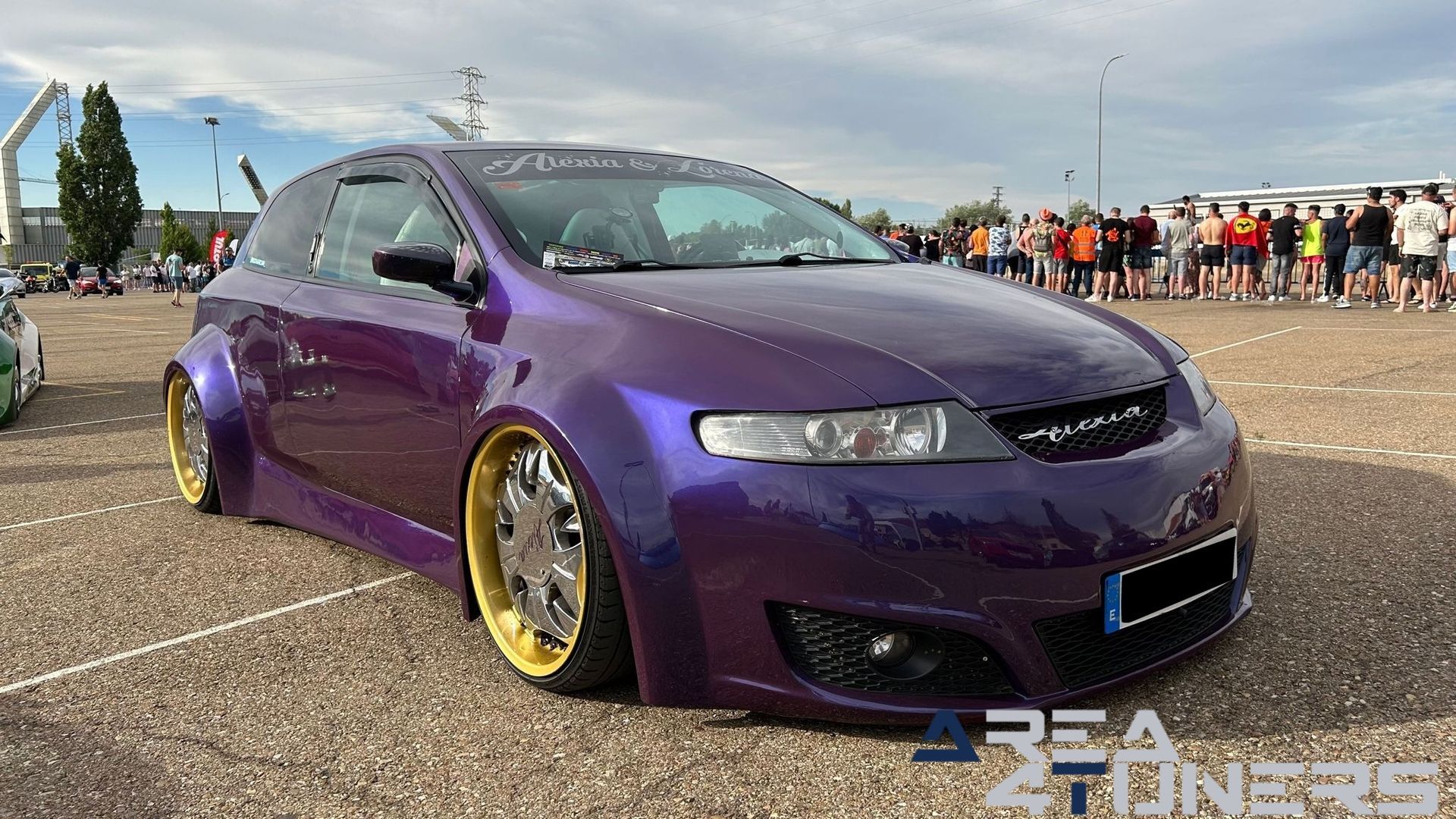 8º Little Garage Tuning Show
Imagen del reportaje de la revista Tuning Area4tuners.es, de la concentración de coches Tuning del año 2023 en Palencia, España