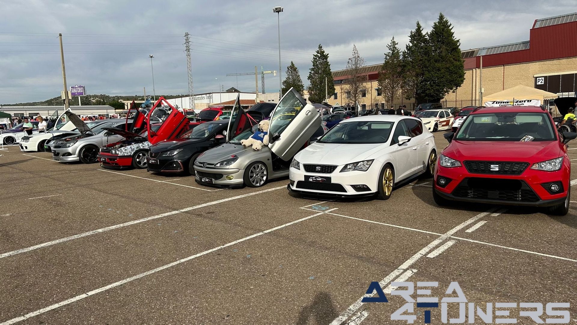 8º Little Garage Tuning Show
Imagen del reportaje de la revista Tuning Area4tuners.es, de la concentración de coches Tuning del año 2023 en Palencia, España