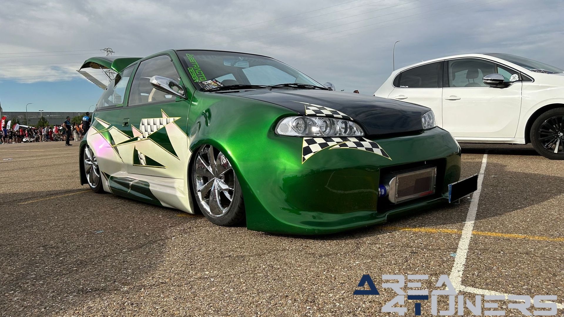 8º Little Garage Tuning Show
Imagen del reportaje de la revista Tuning Area4tuners.es, de la concentración de coches Tuning del año 2023 en Palencia, España