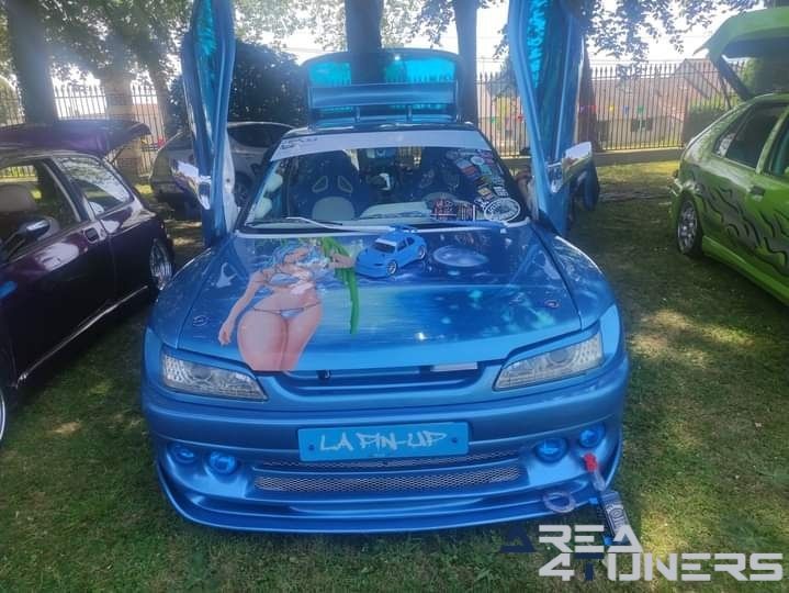 Meeting Tuning Auto Le Monkey's Family
Imagen del reportaje de la revista Tuning Area4tuners.es, de la concentración de coches Tuning del año 2023 en Suippes, Francia