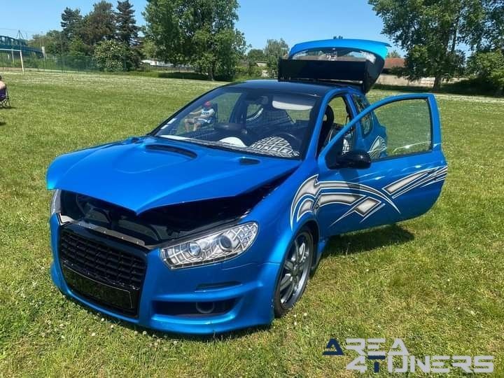 Explosif Tuning Club
Imagen del reportaje de la revista Tuning Area4tuners.es, de la concentración de coches Tuning del año 2023 en Sempigny, Francia