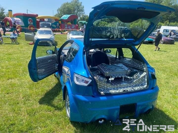 Explosif Tuning Club
Imagen del reportaje de la revista Tuning Area4tuners.es, de la concentración de coches Tuning del año 2023 en Sempigny, Francia